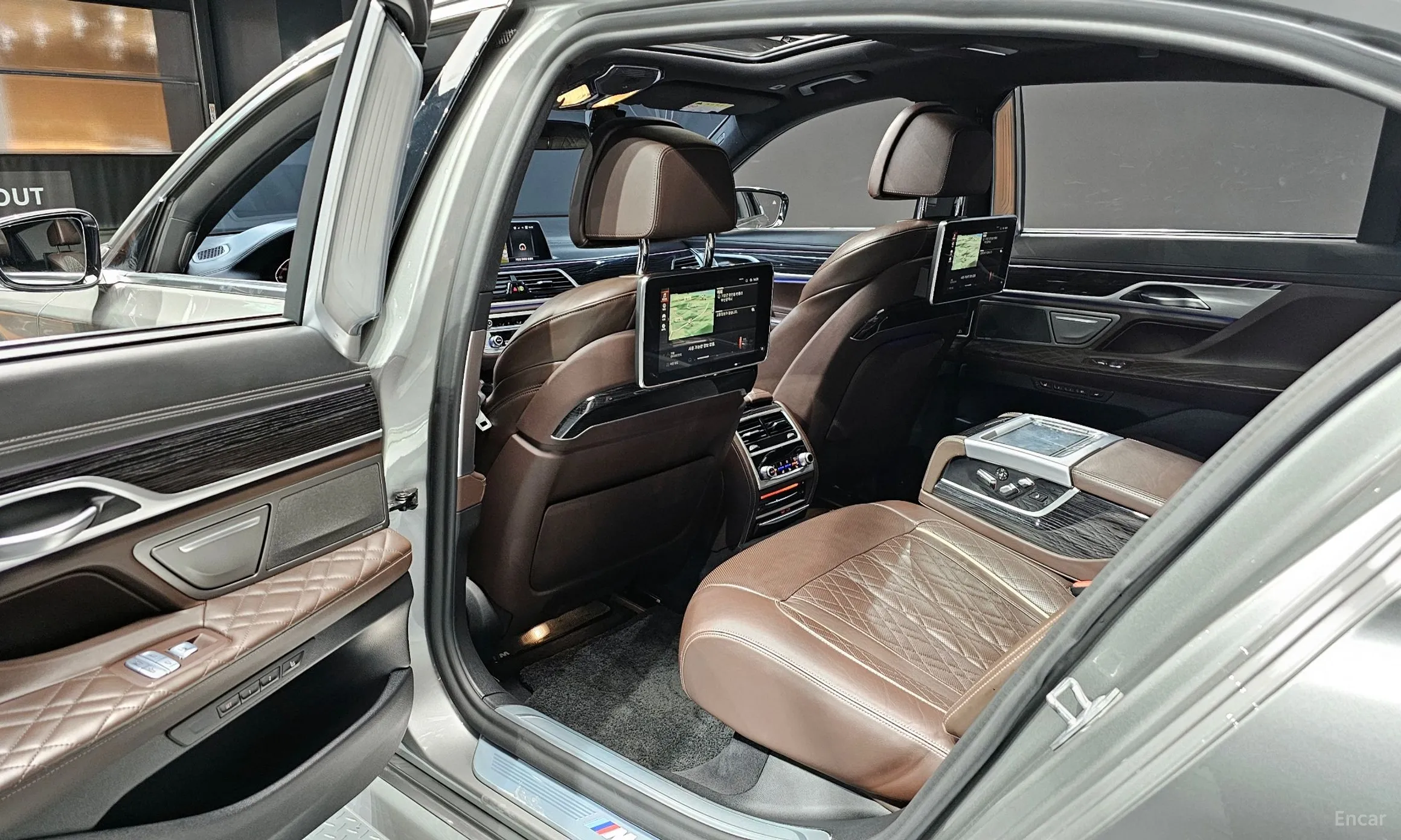 BMW 7 Series (G11) превью 12