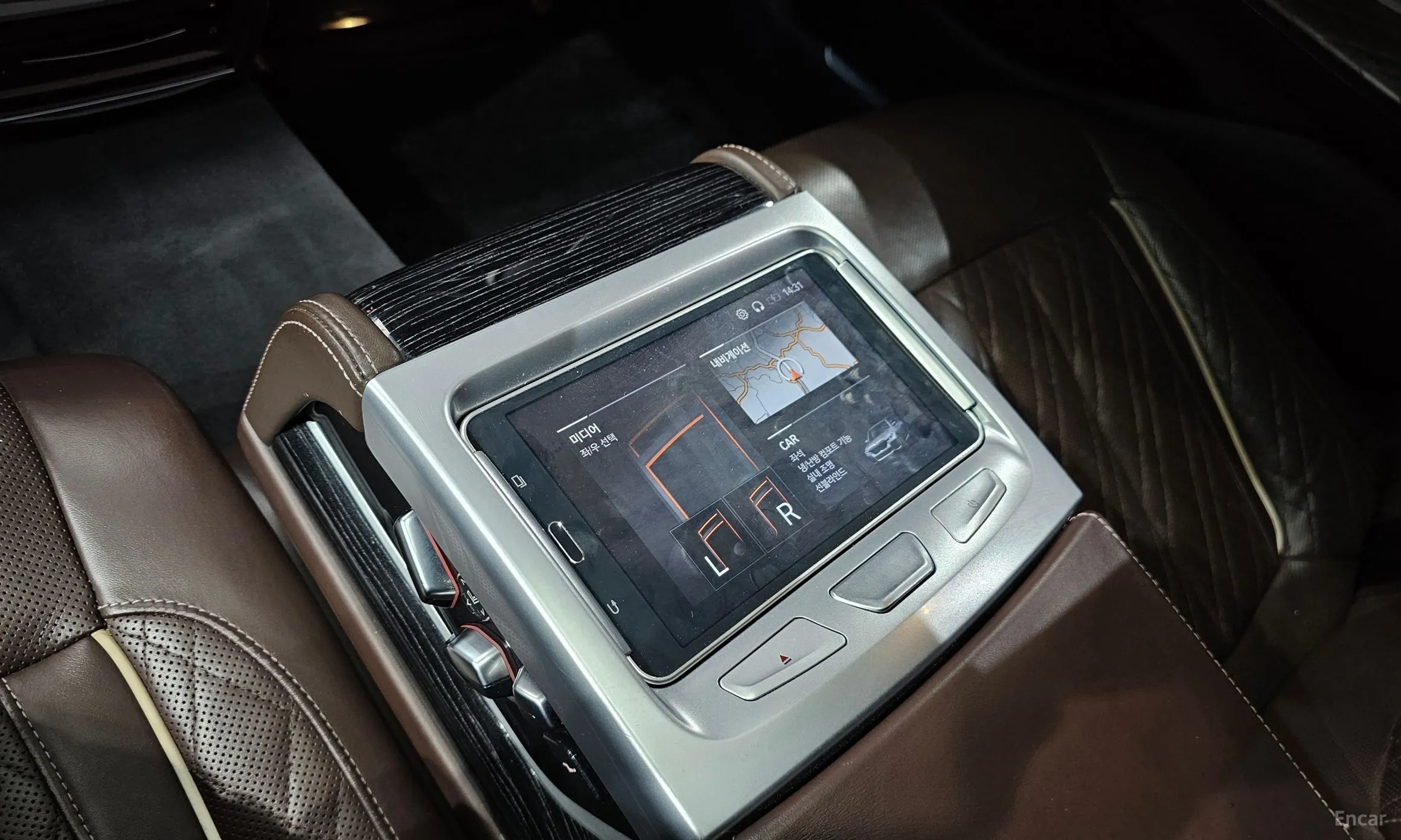 BMW 7 Series (G11) превью 17