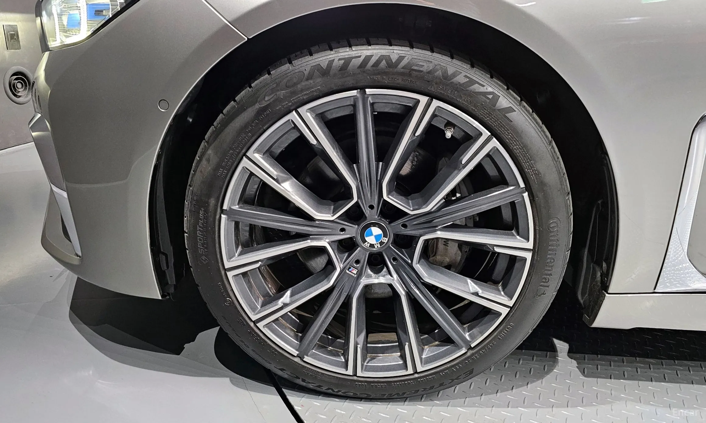 BMW 7 Series (G11) превью 5