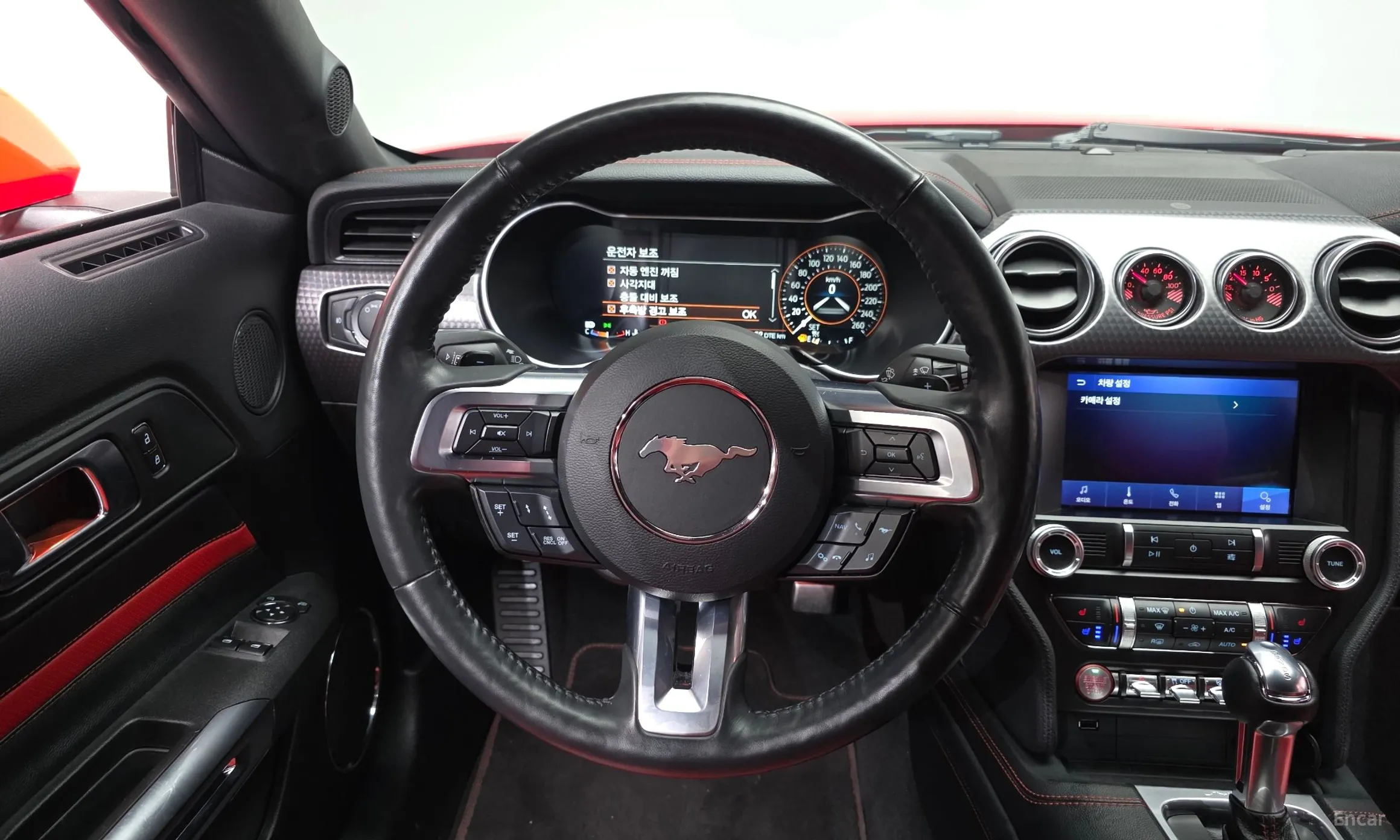 Ford Mustang превью 15
