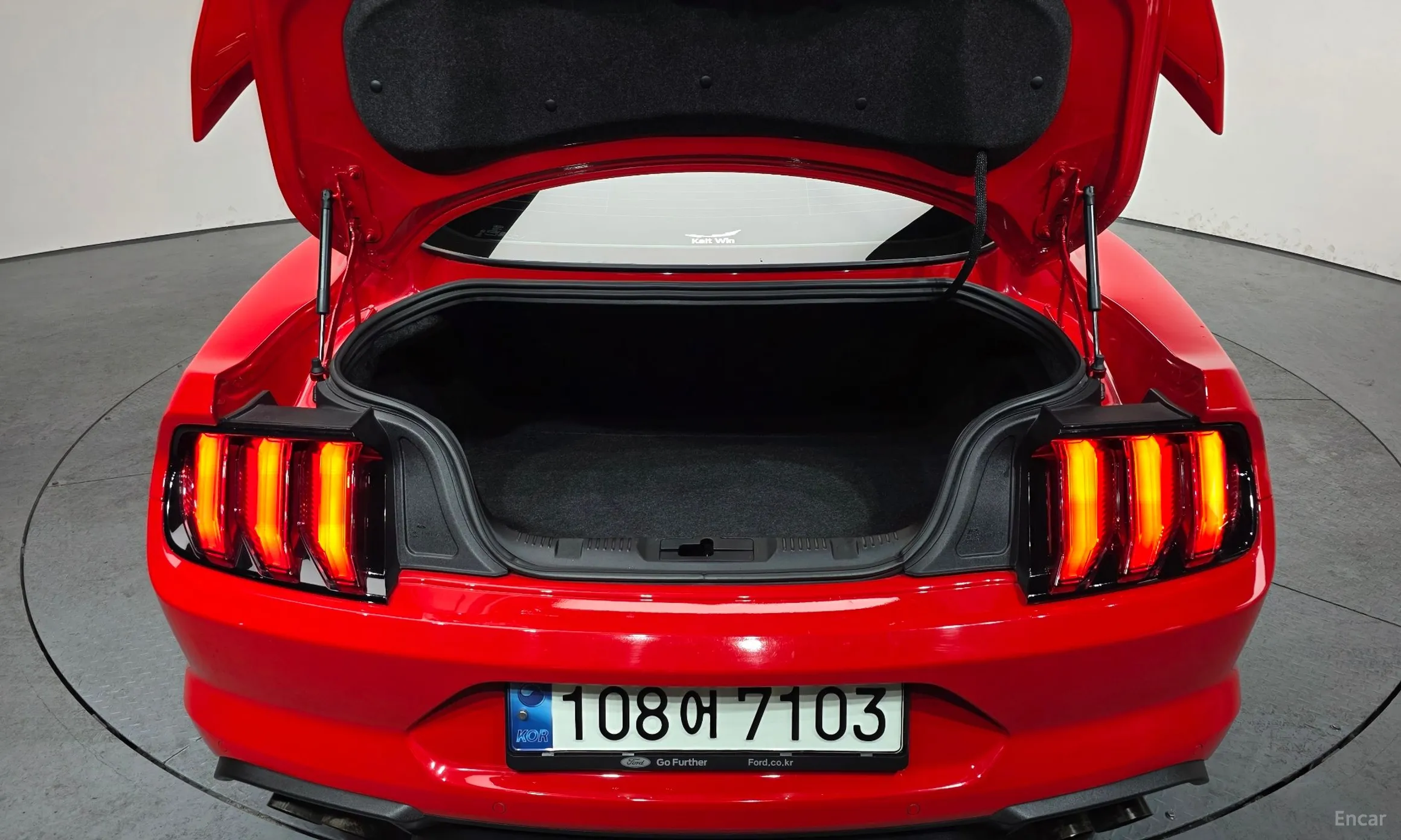 Ford Mustang превью 20