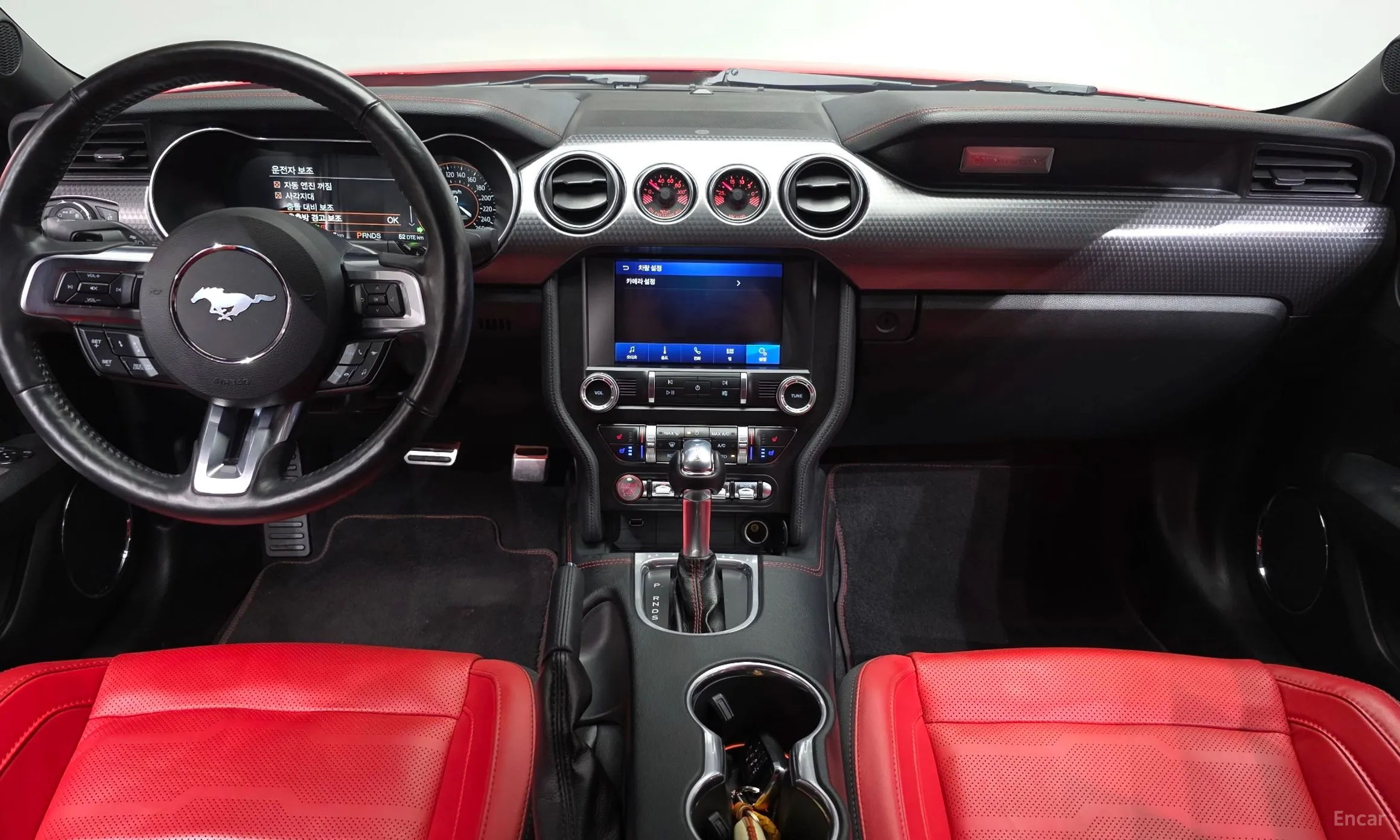 Ford Mustang превью 7