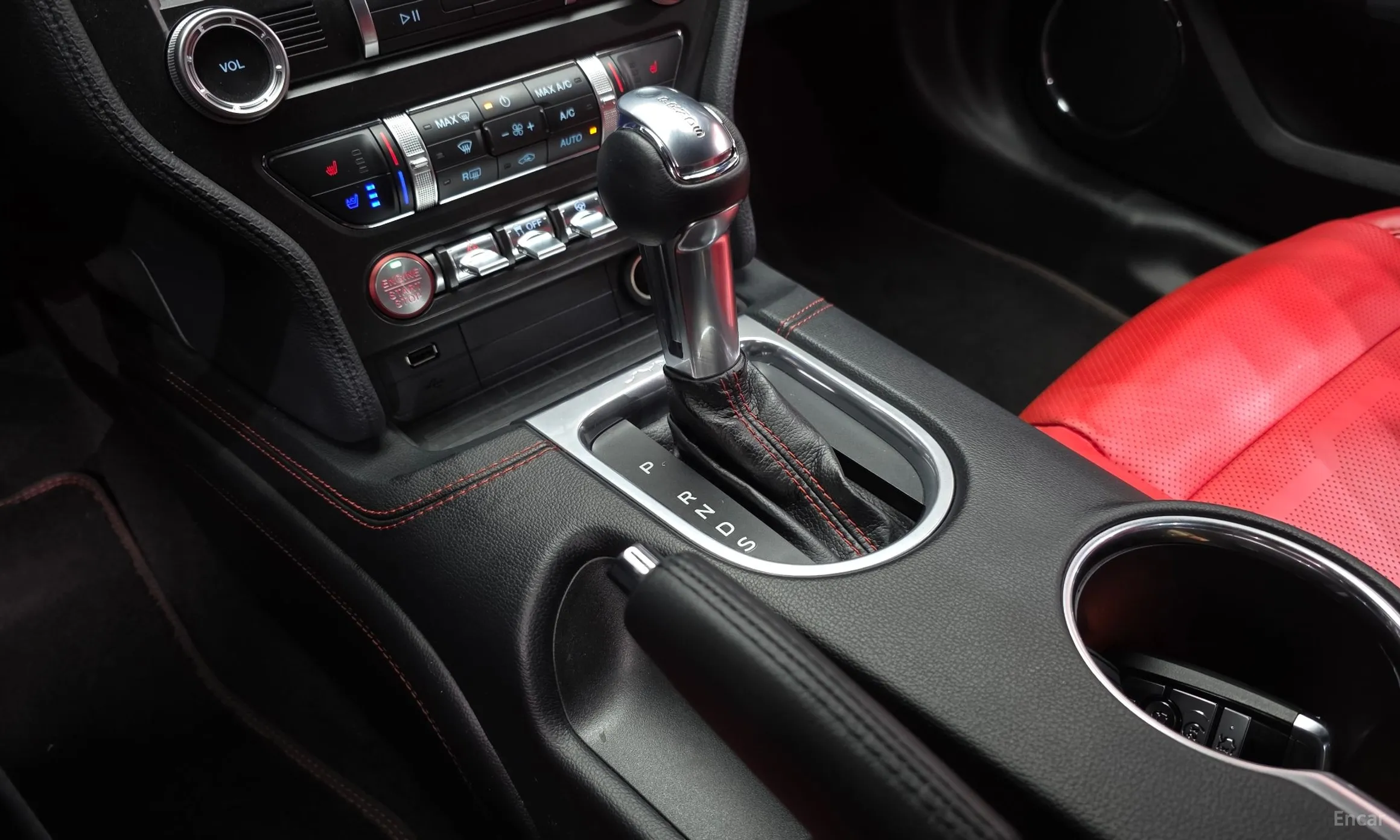 Ford Mustang превью 9