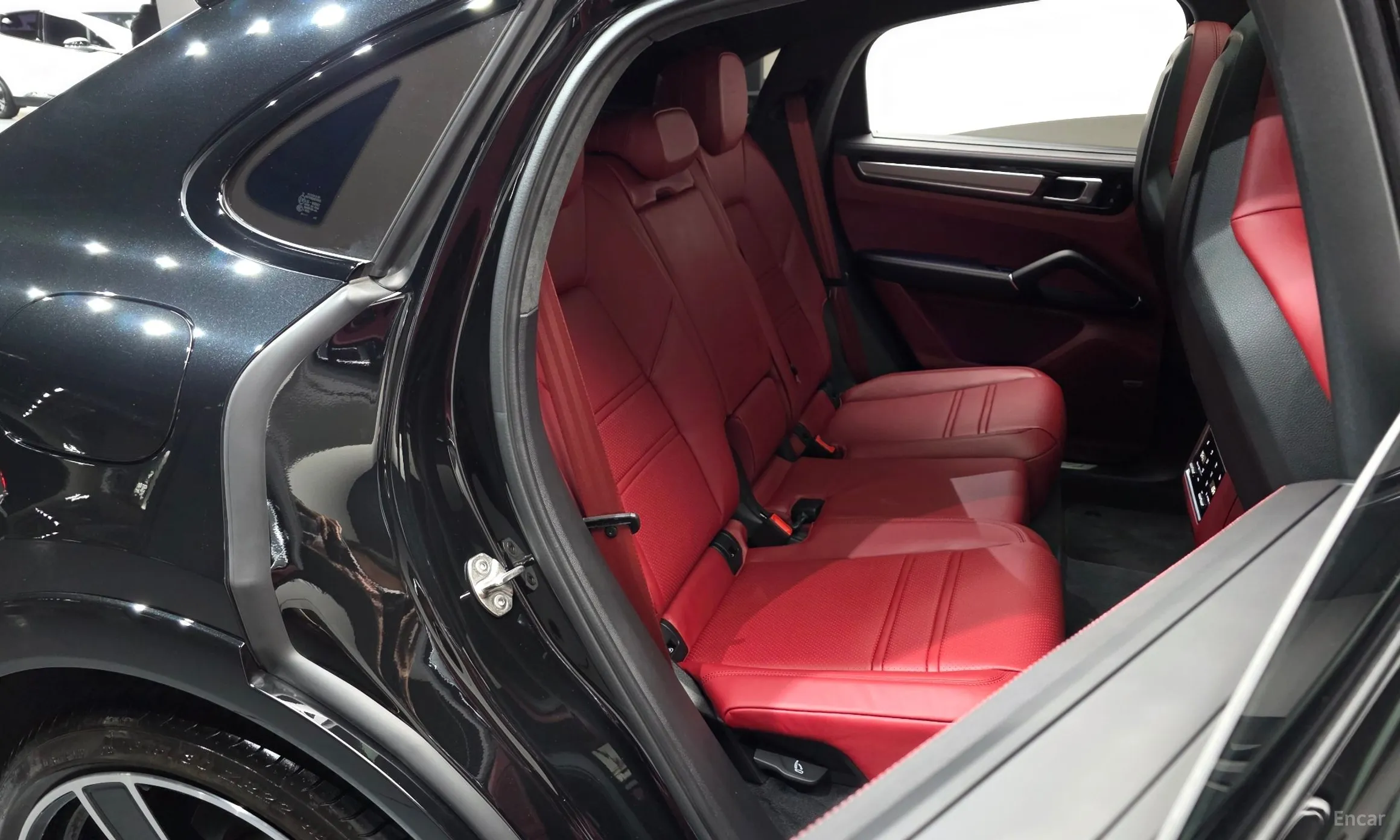 Porsche Cayenne (PO536) превью 11
