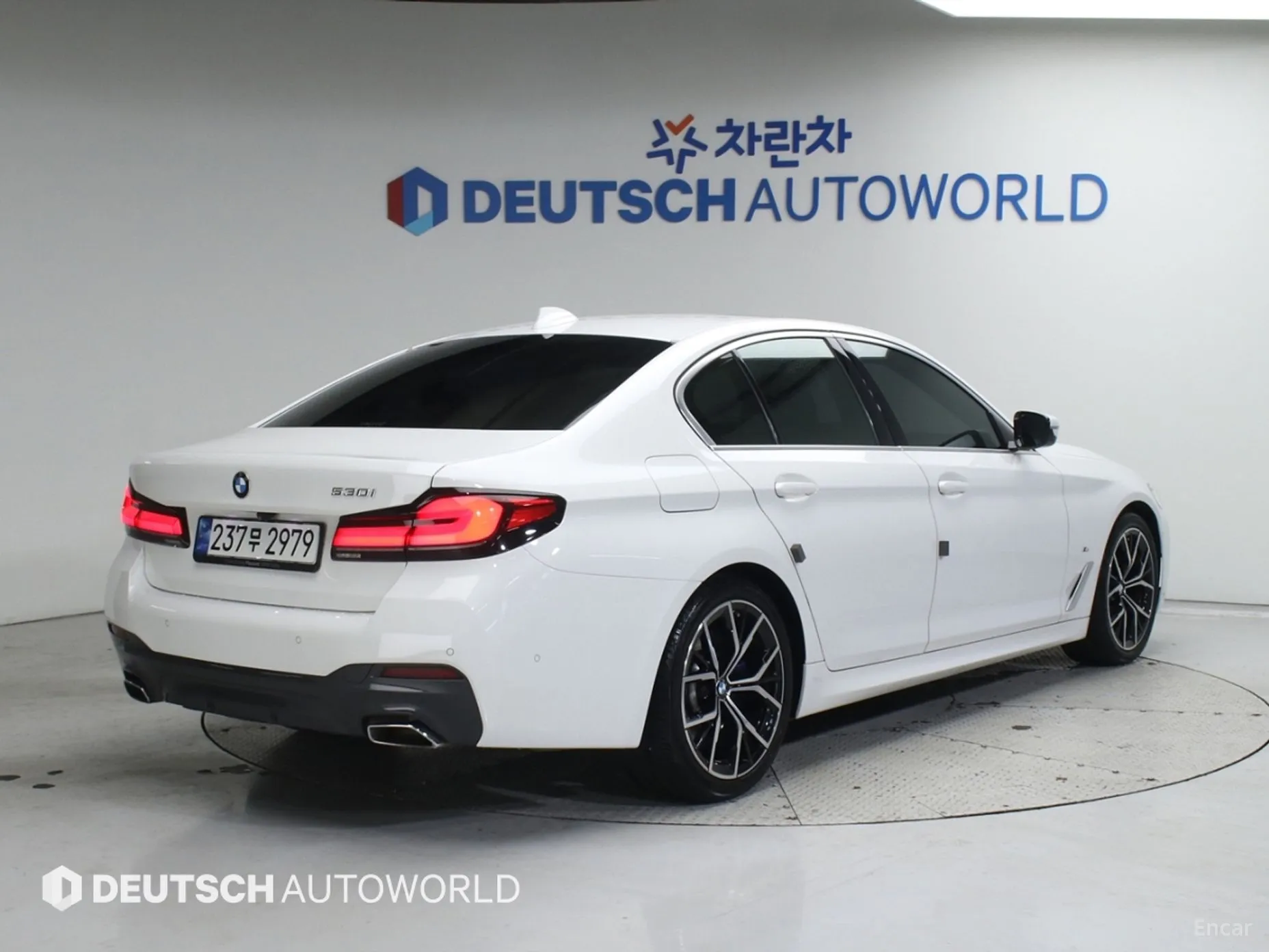 BMW 5 Series (G30) превью 2