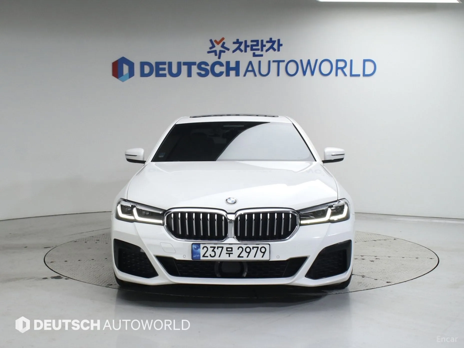 BMW 5 Series (G30) превью 3