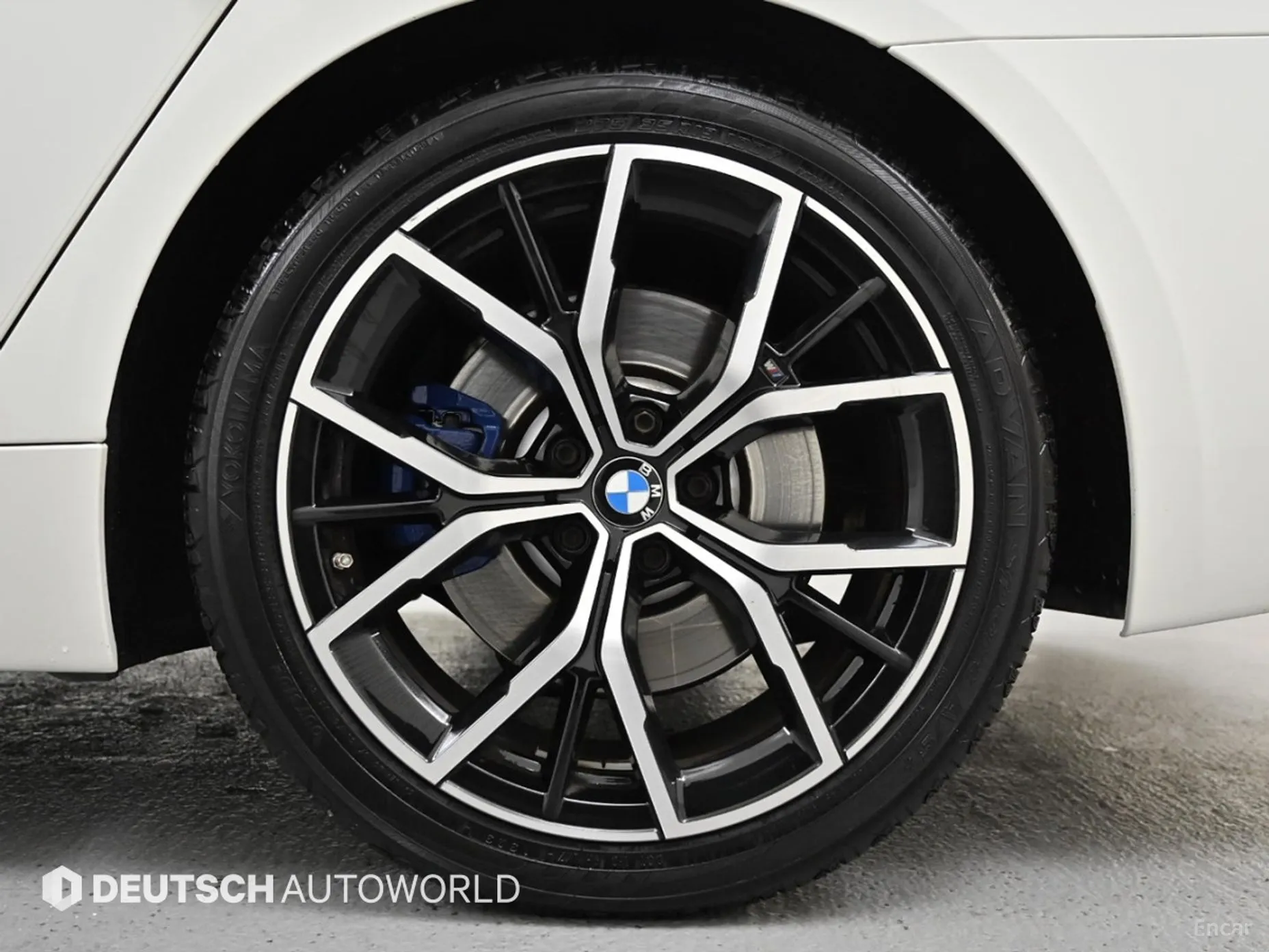 BMW 5 Series (G30) превью 5
