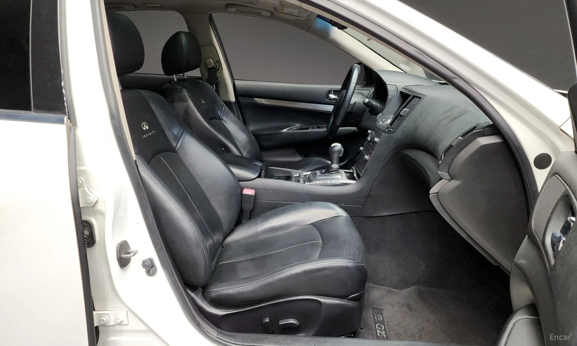 Infiniti G25 превью 11