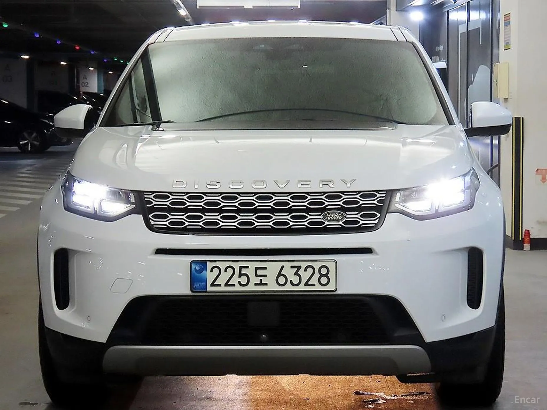 Land Rover Discovery Sports превью 2