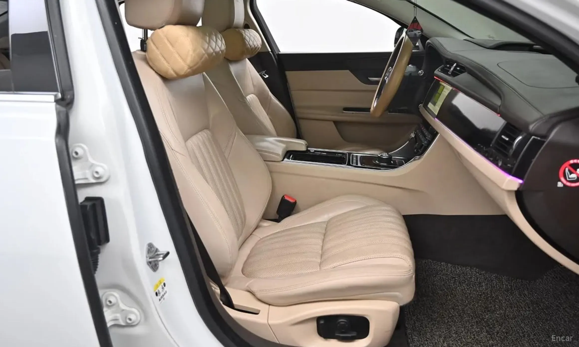 Jaguar XF (x260) превью 11