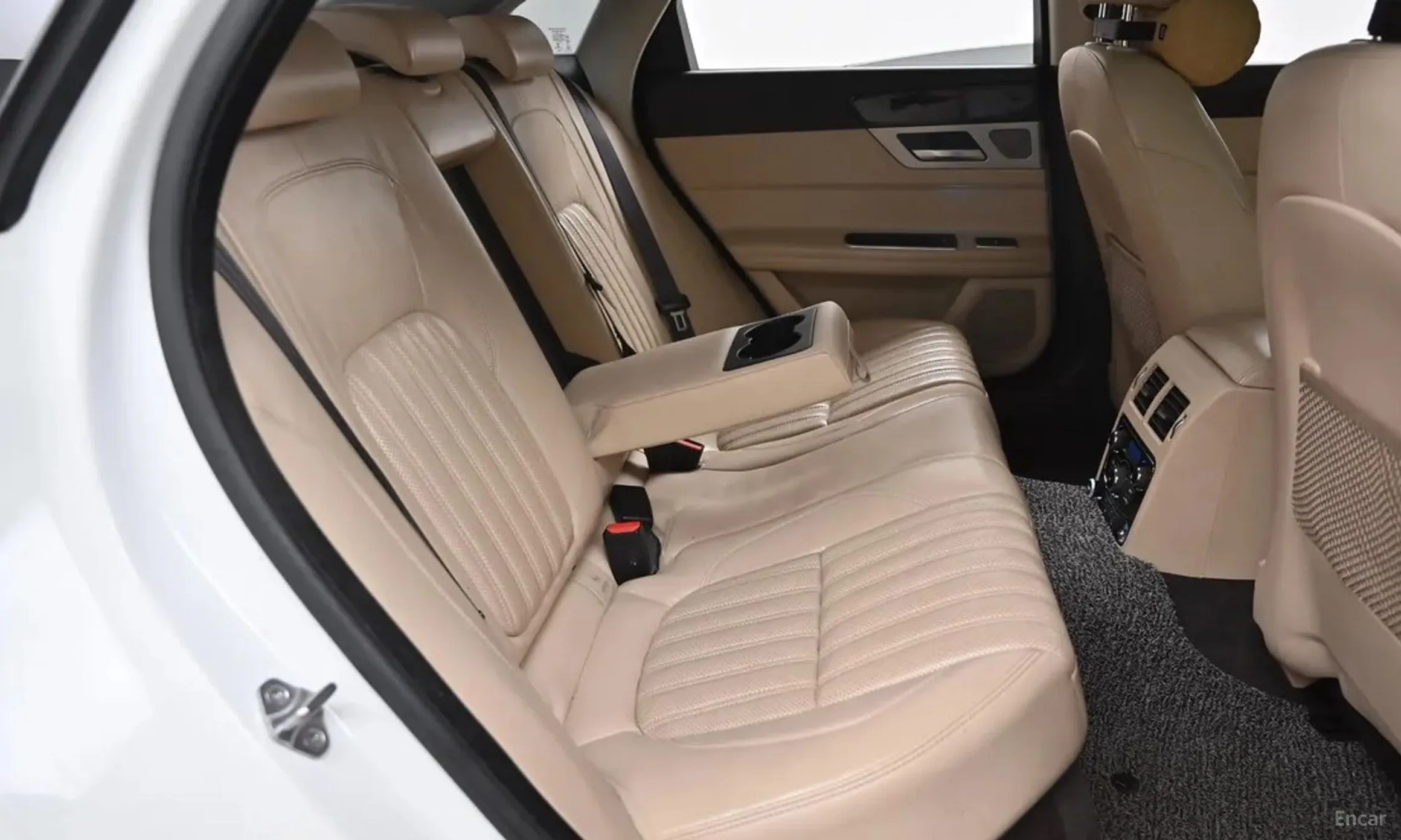 Jaguar XF (x260) превью 12