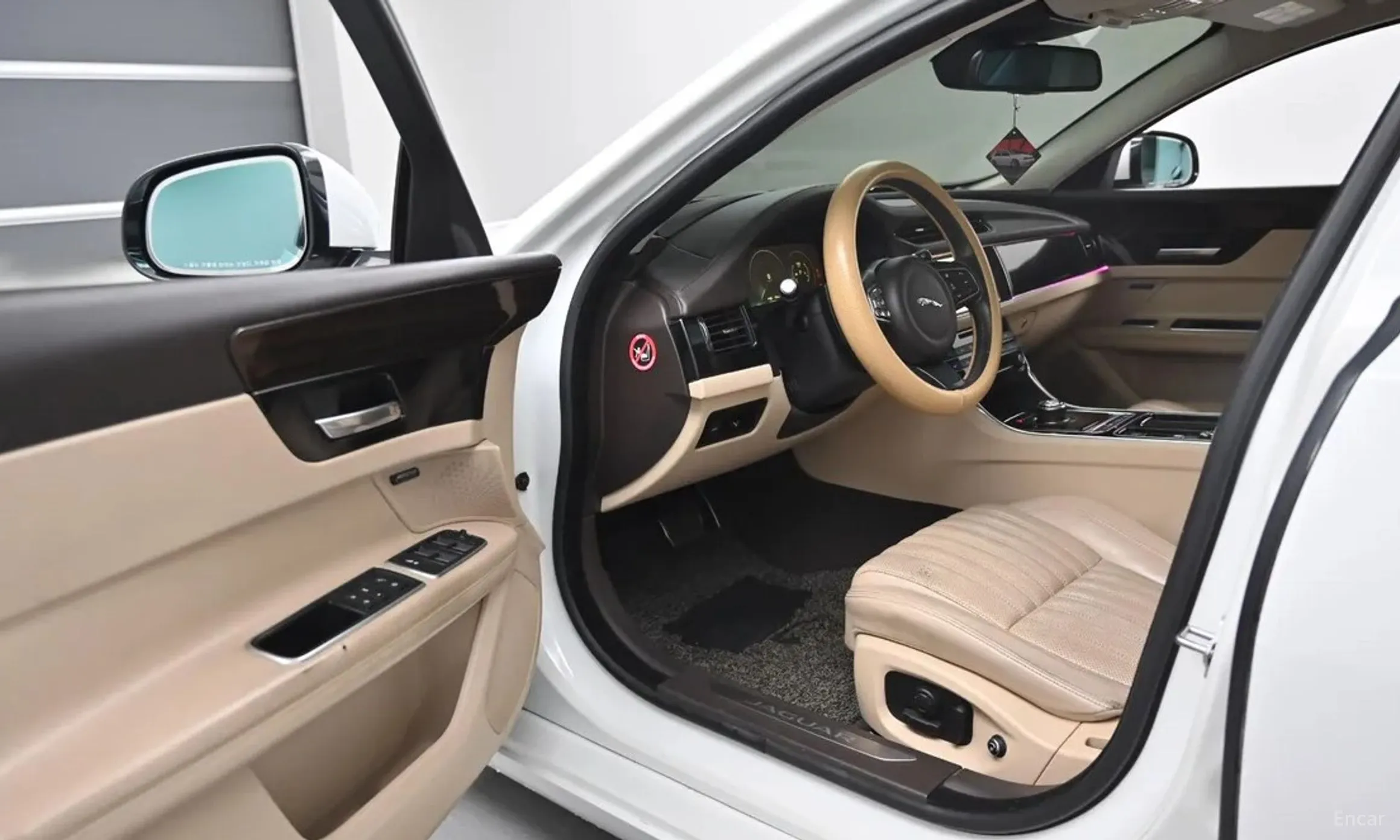 Jaguar XF (x260) превью 13