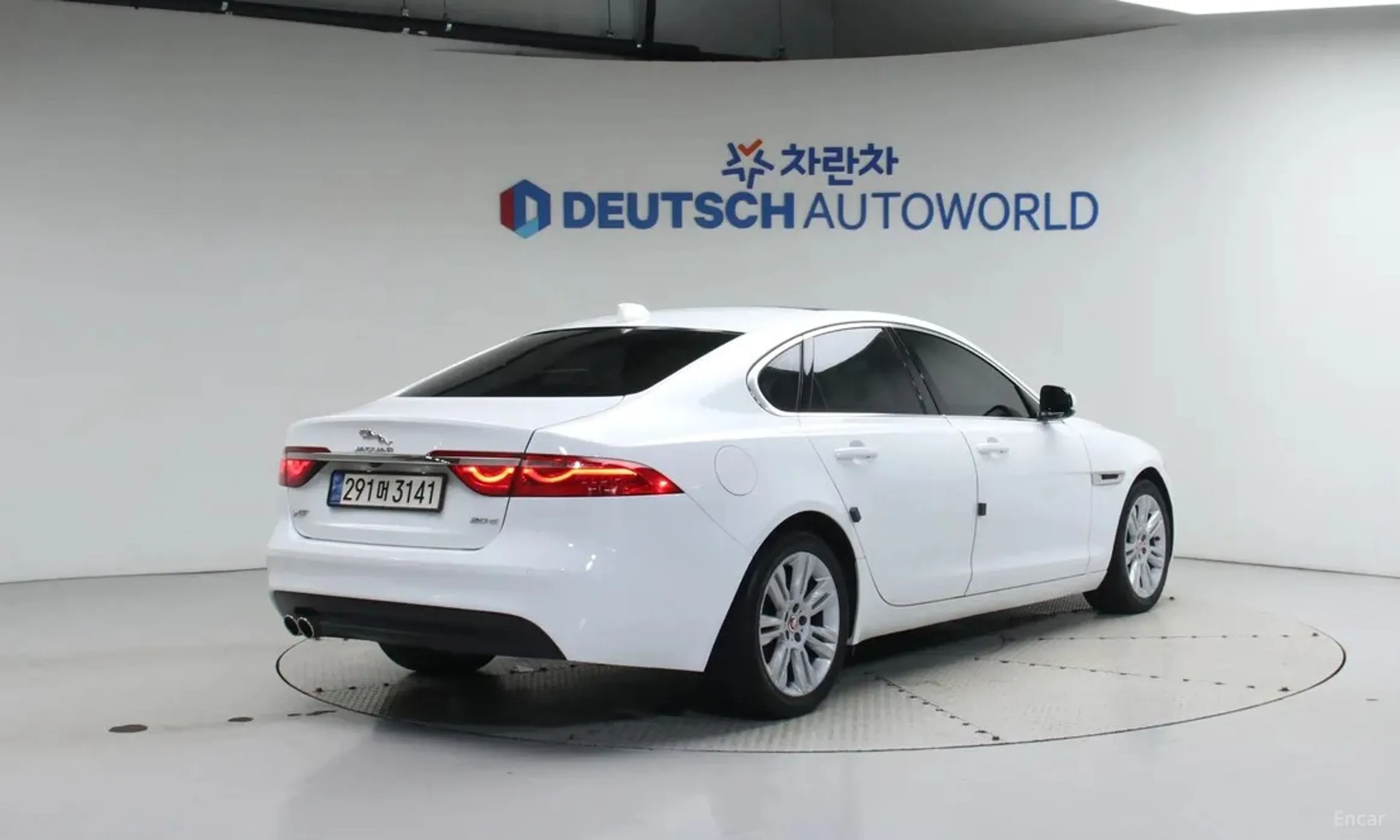 Jaguar XF (x260) превью 3