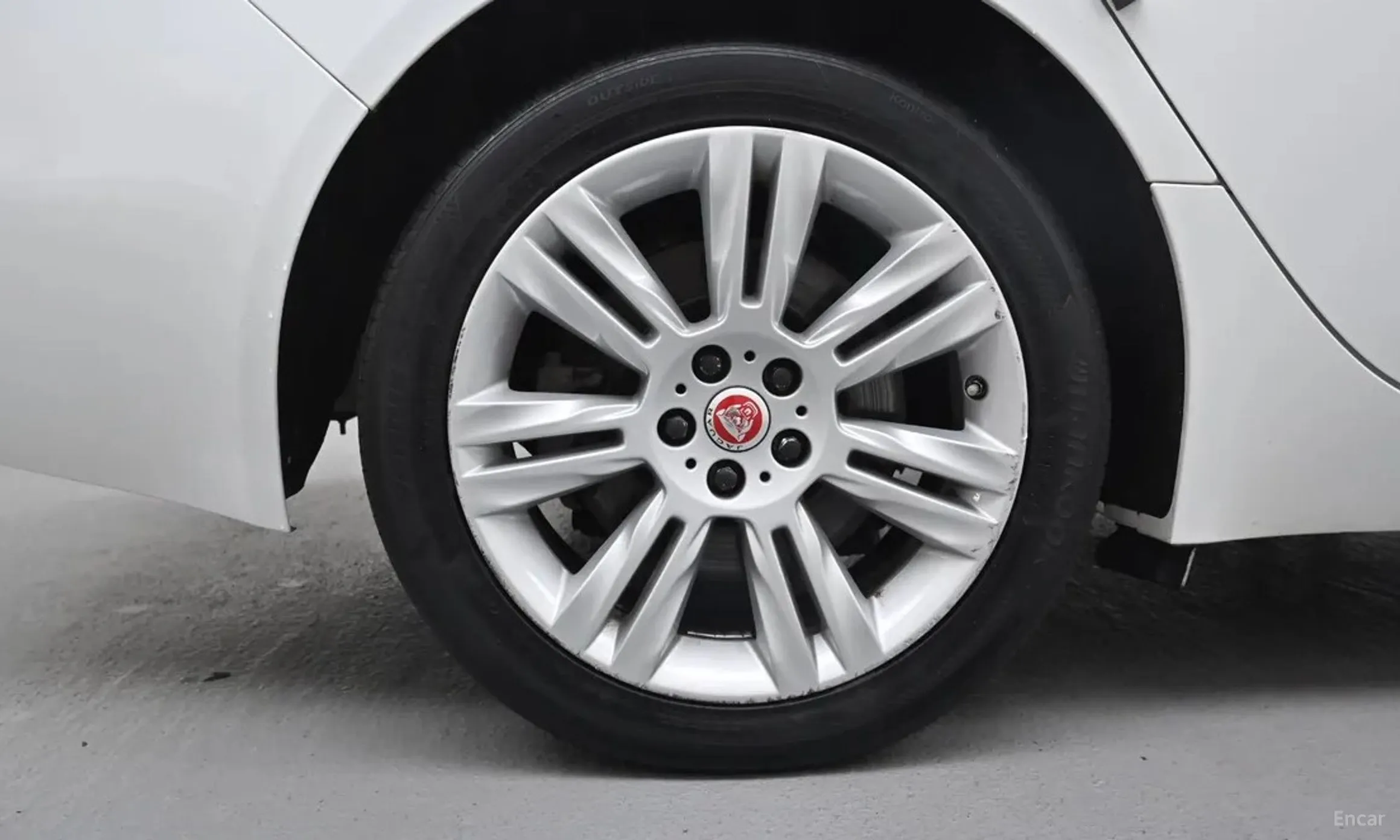 Jaguar XF (x260) превью 7