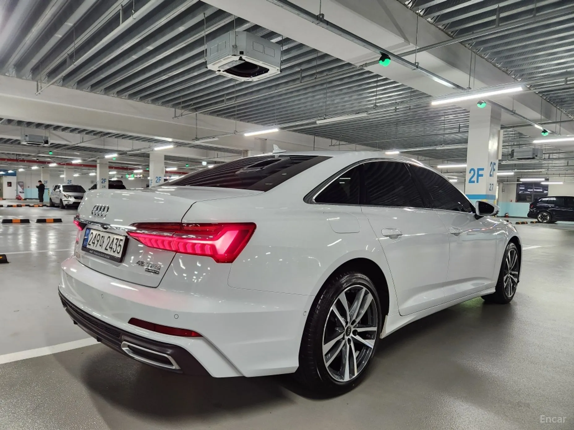 Audi A6 (C8) превью 6
