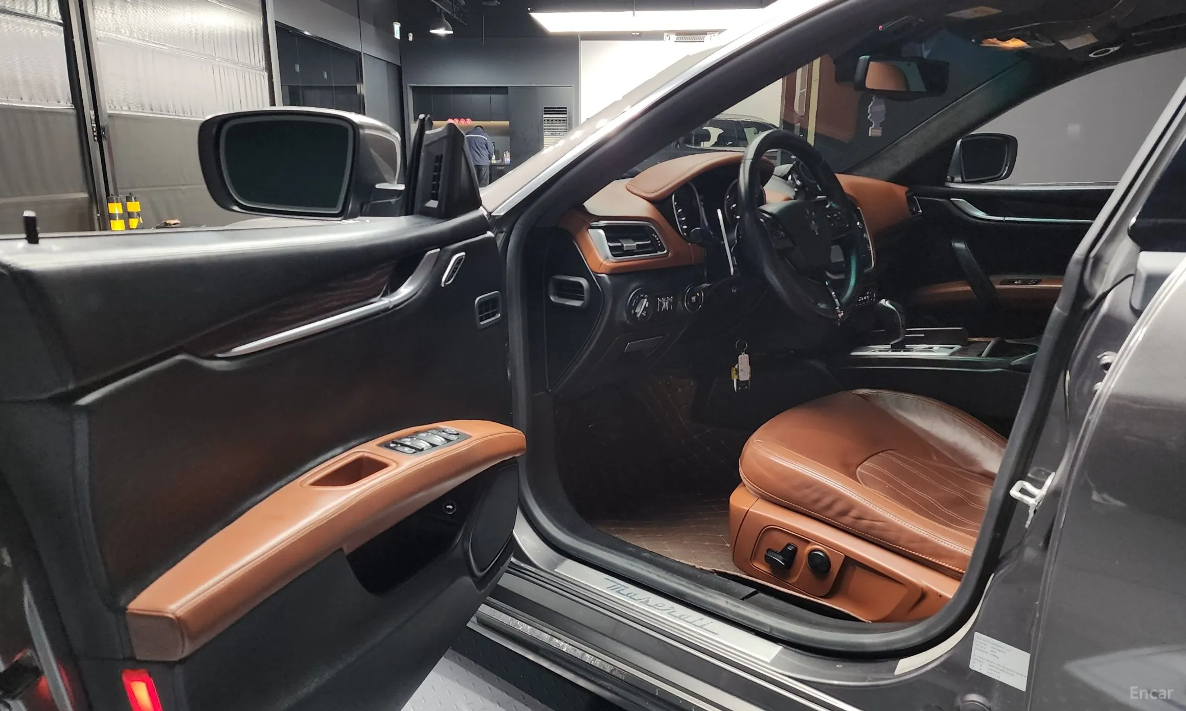 Maserati Ghibli превью 10