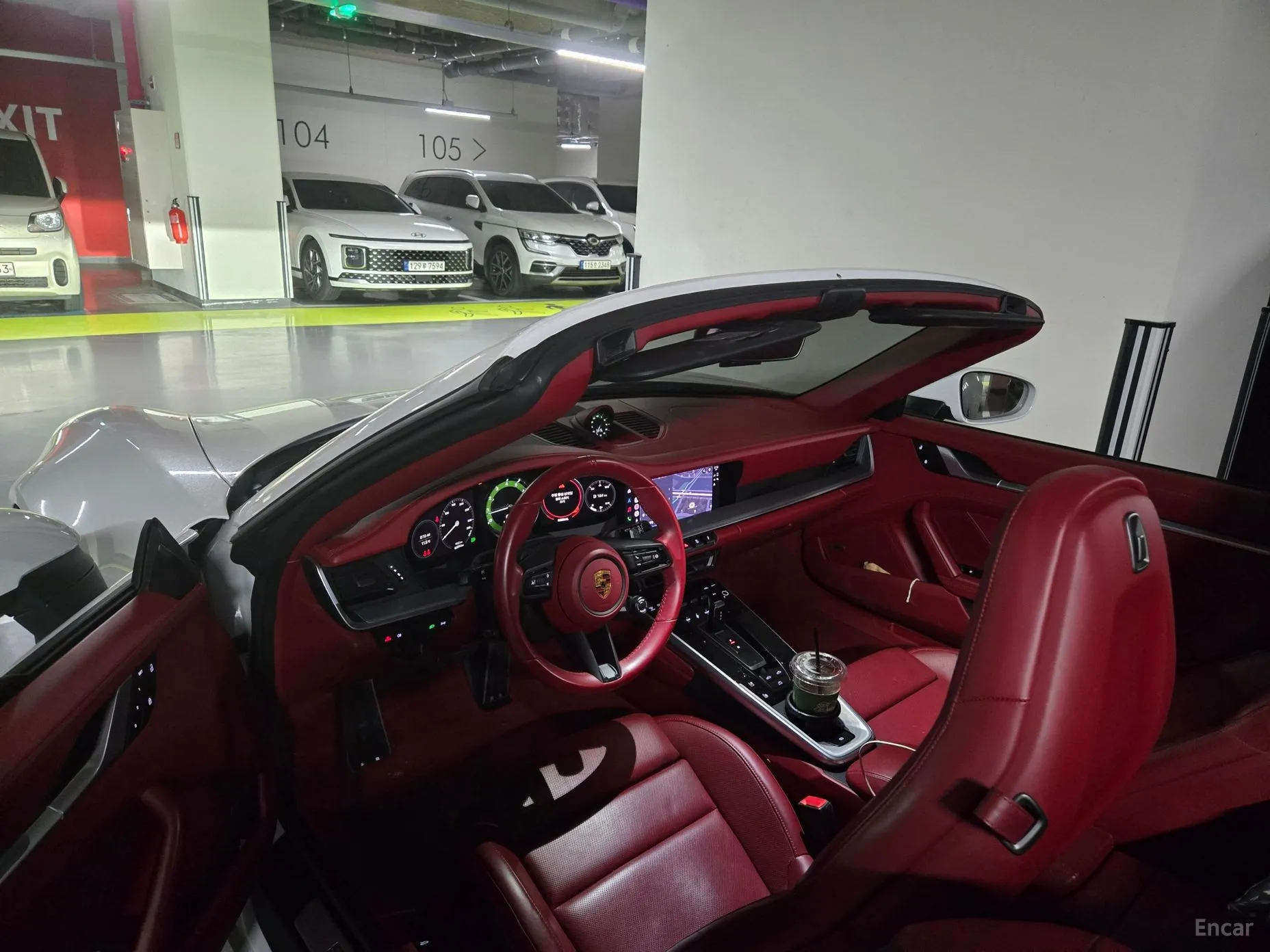 Porsche 911 (992) превью 8