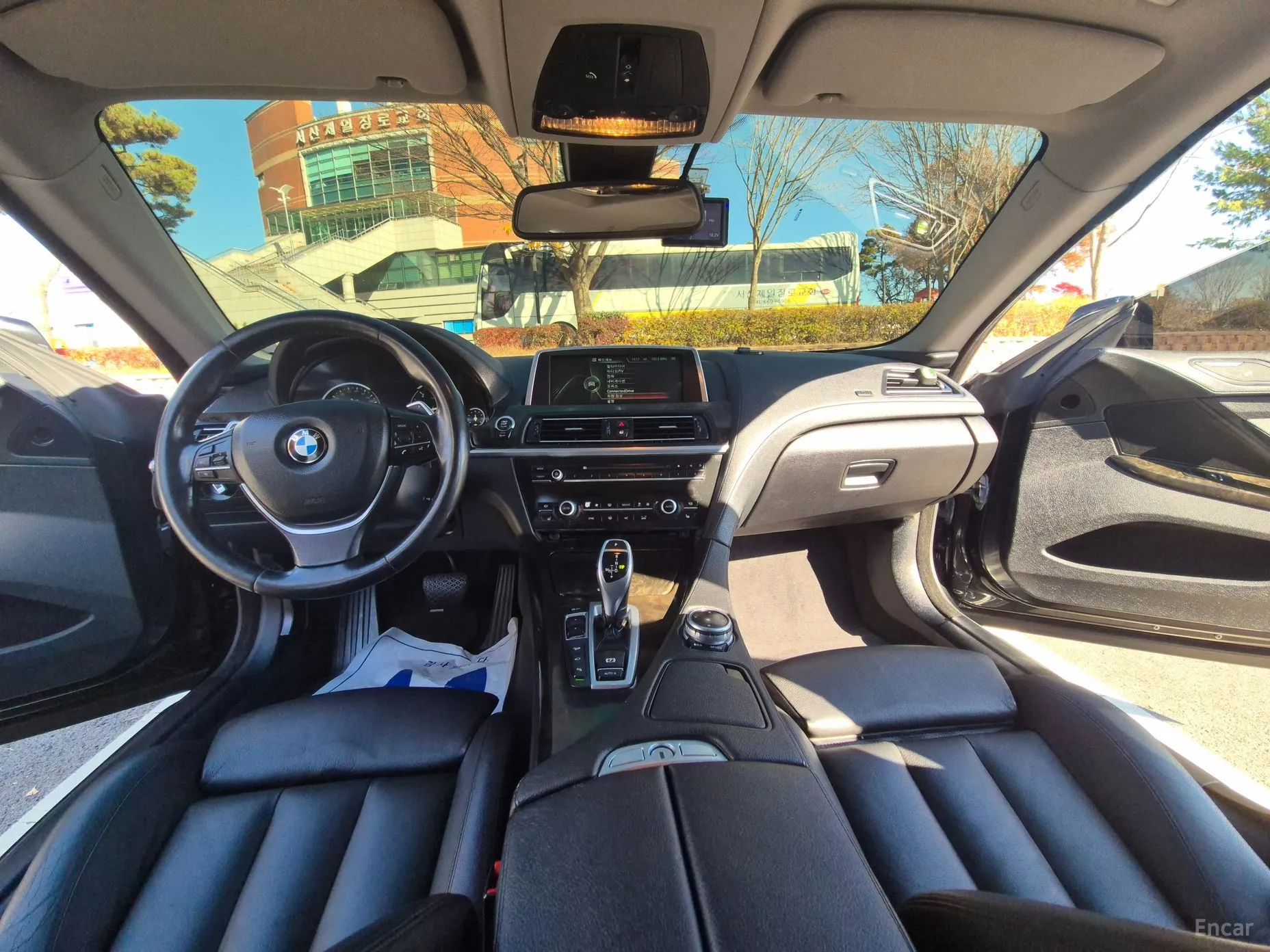 BMW 6 Series (F12) превью 13