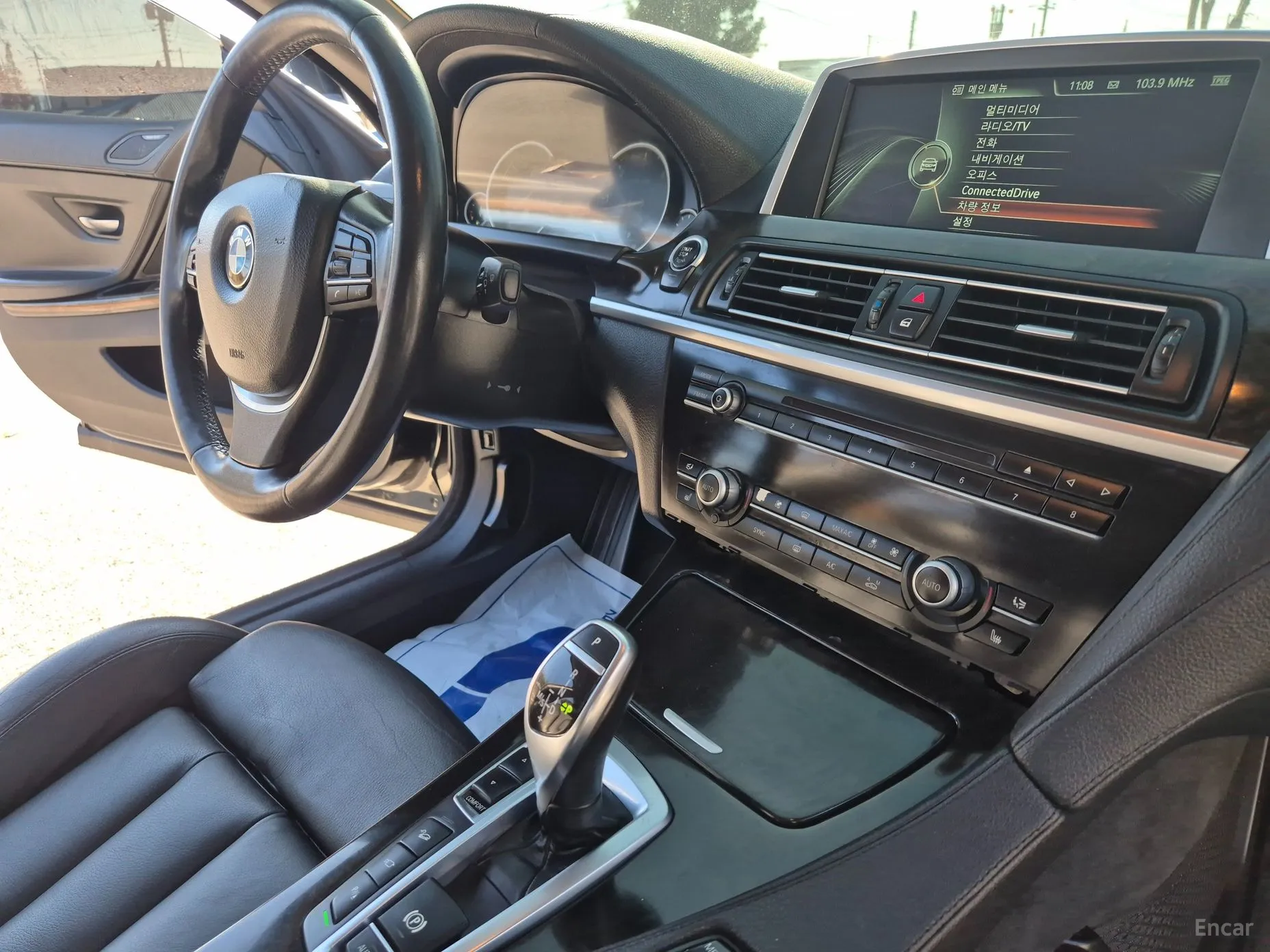 BMW 6 Series (F12) превью 14