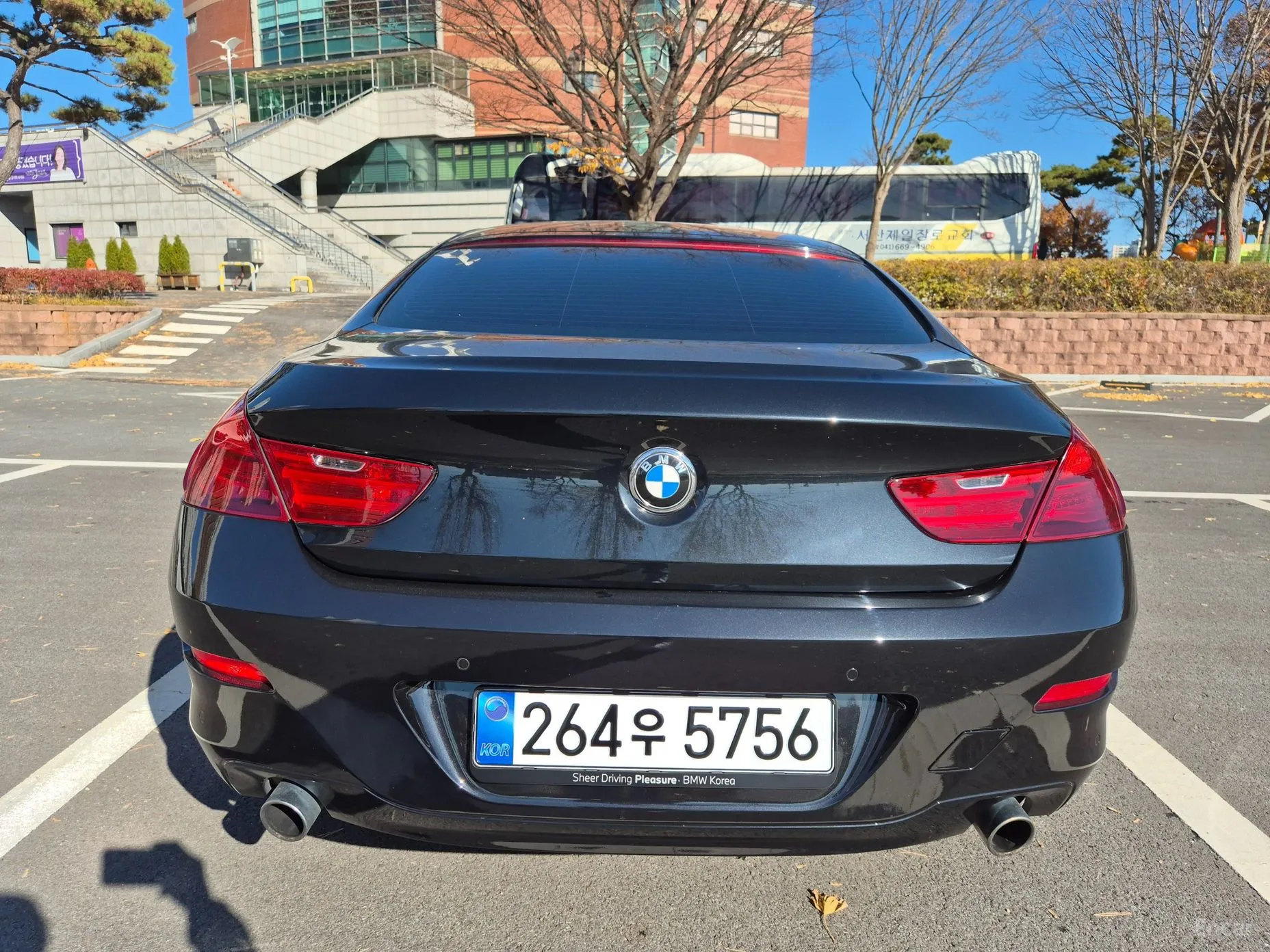 BMW 6 Series (F12) превью 8