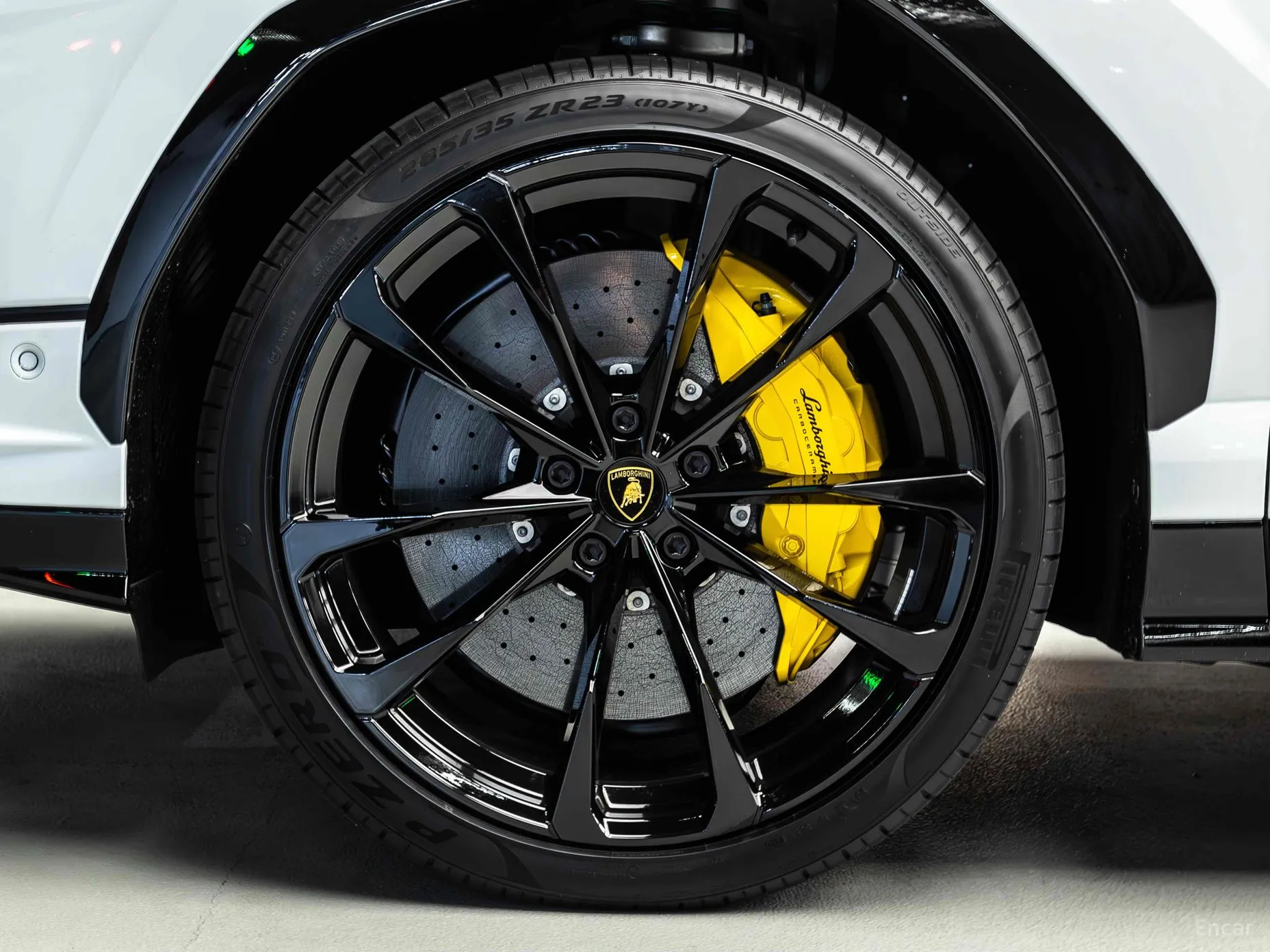 Lamborghini Urus превью 10