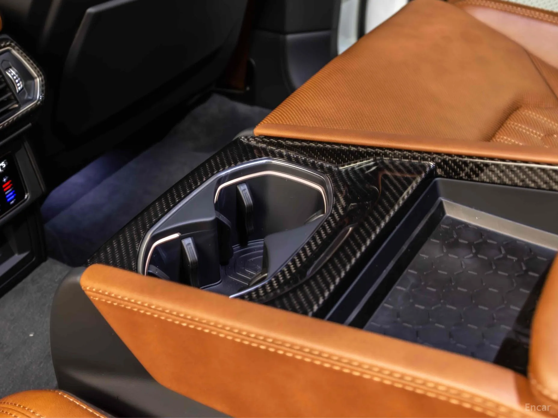 Lamborghini Urus превью 14