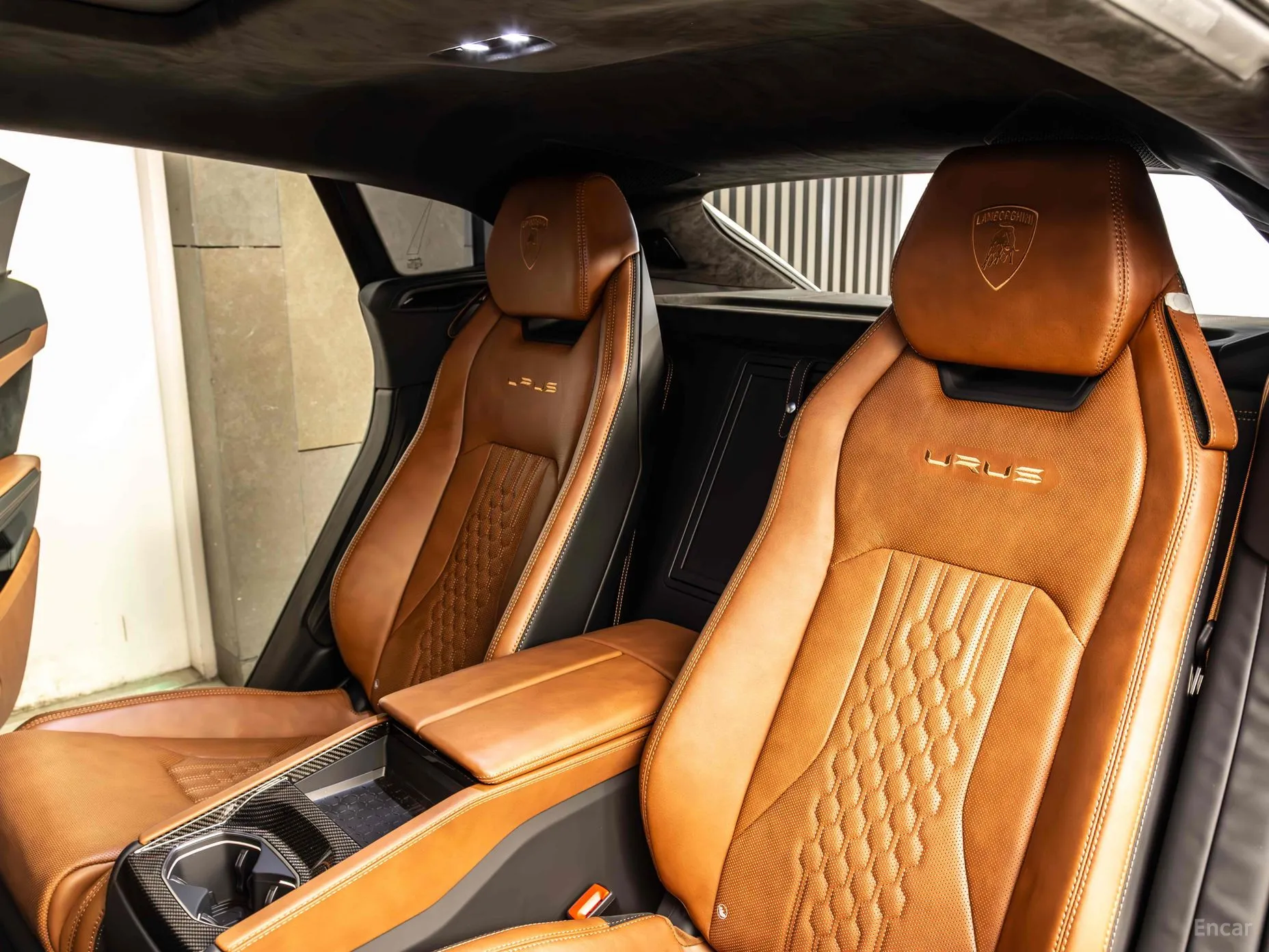 Lamborghini Urus превью 15