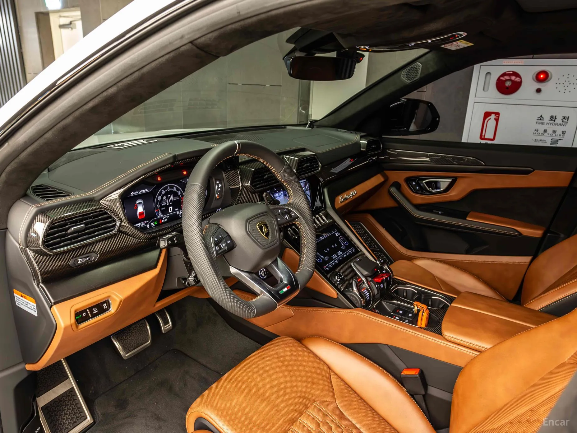 Lamborghini Urus превью 16