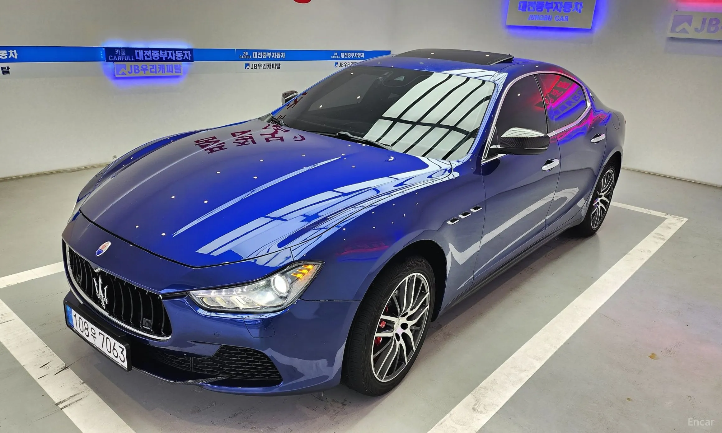 Maserati Ghibli превью 10
