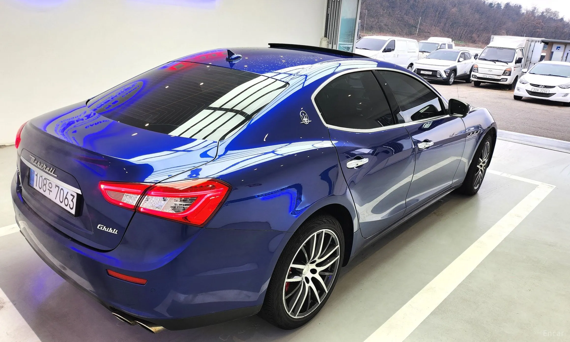 Maserati Ghibli превью 12