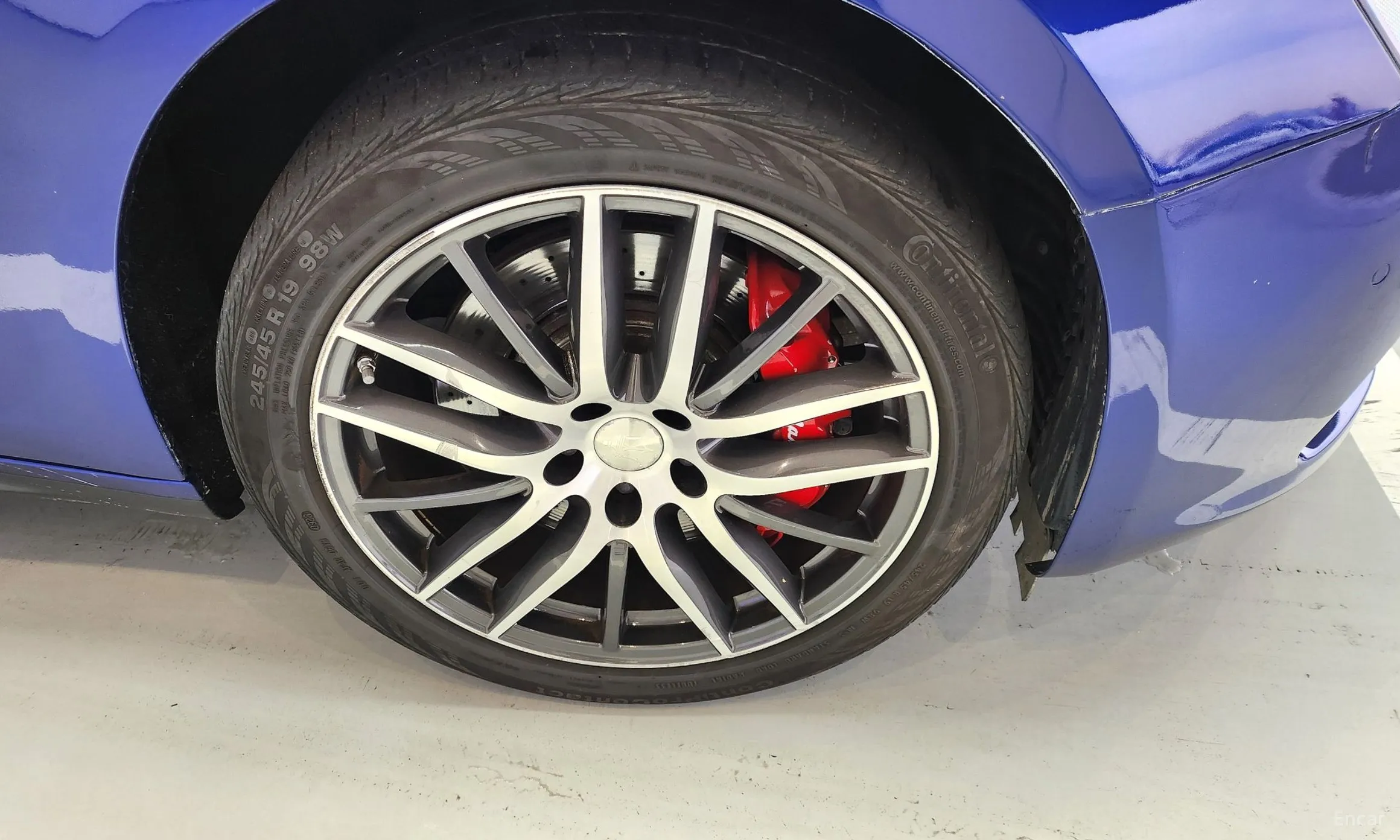 Maserati Ghibli превью 13