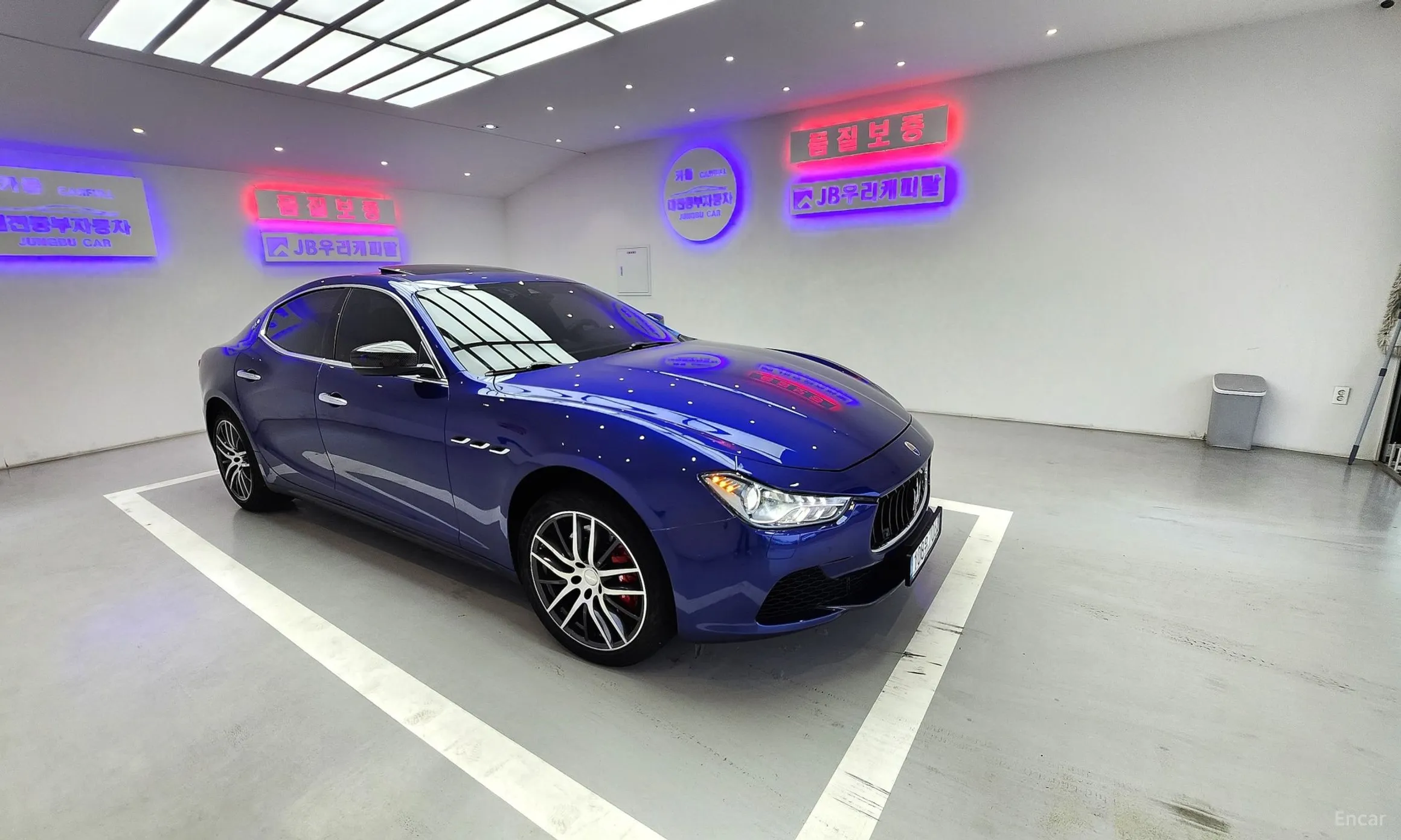 Maserati Ghibli превью 8