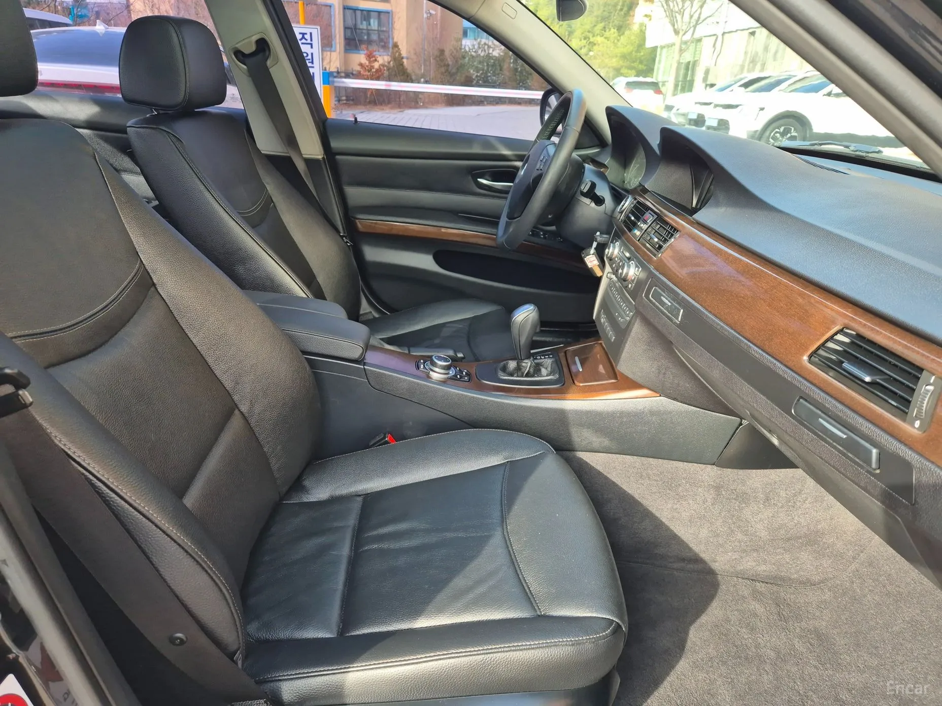 BMW 3 Series (E90) превью 13