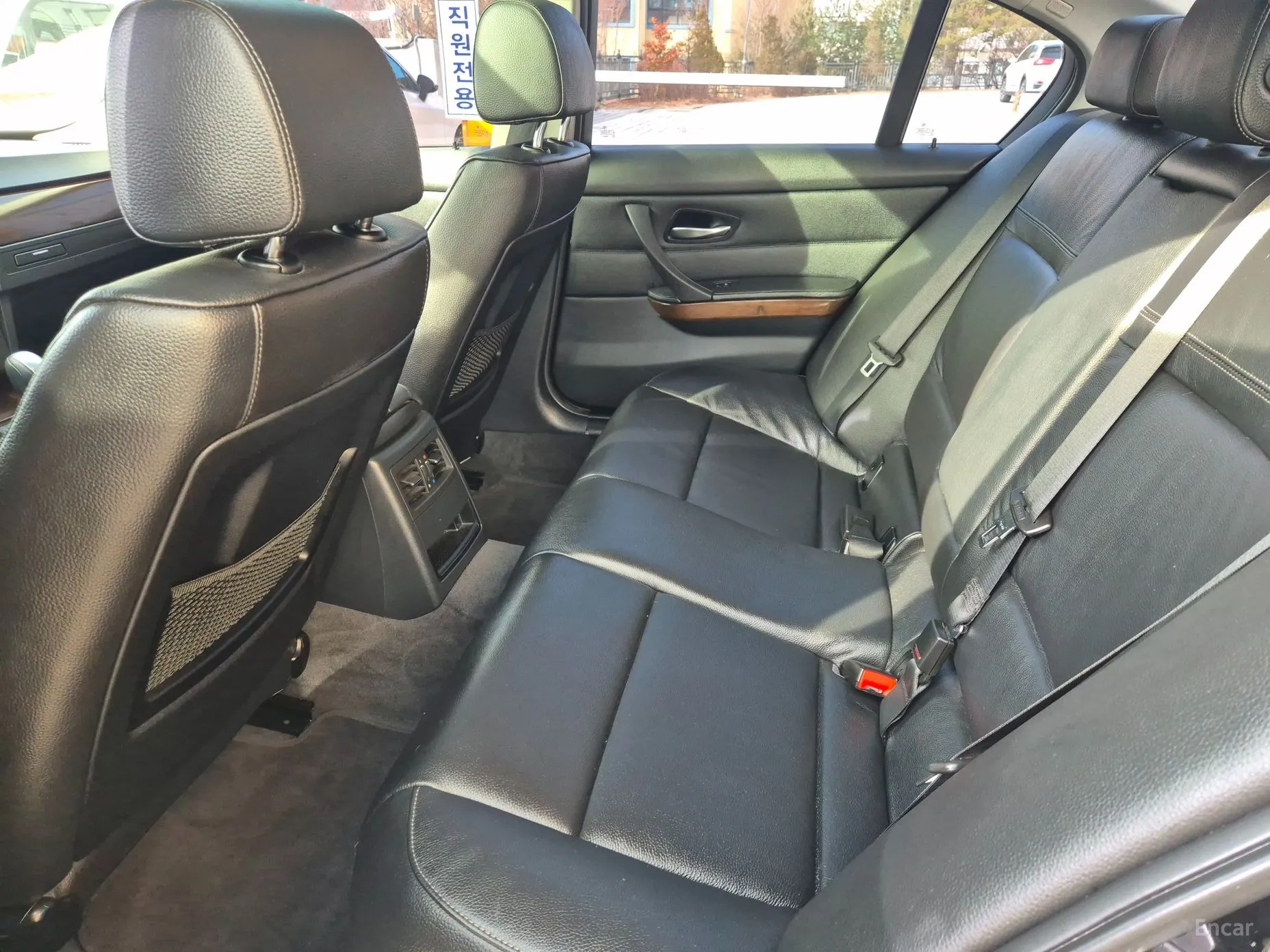 BMW 3 Series (E90) превью 14