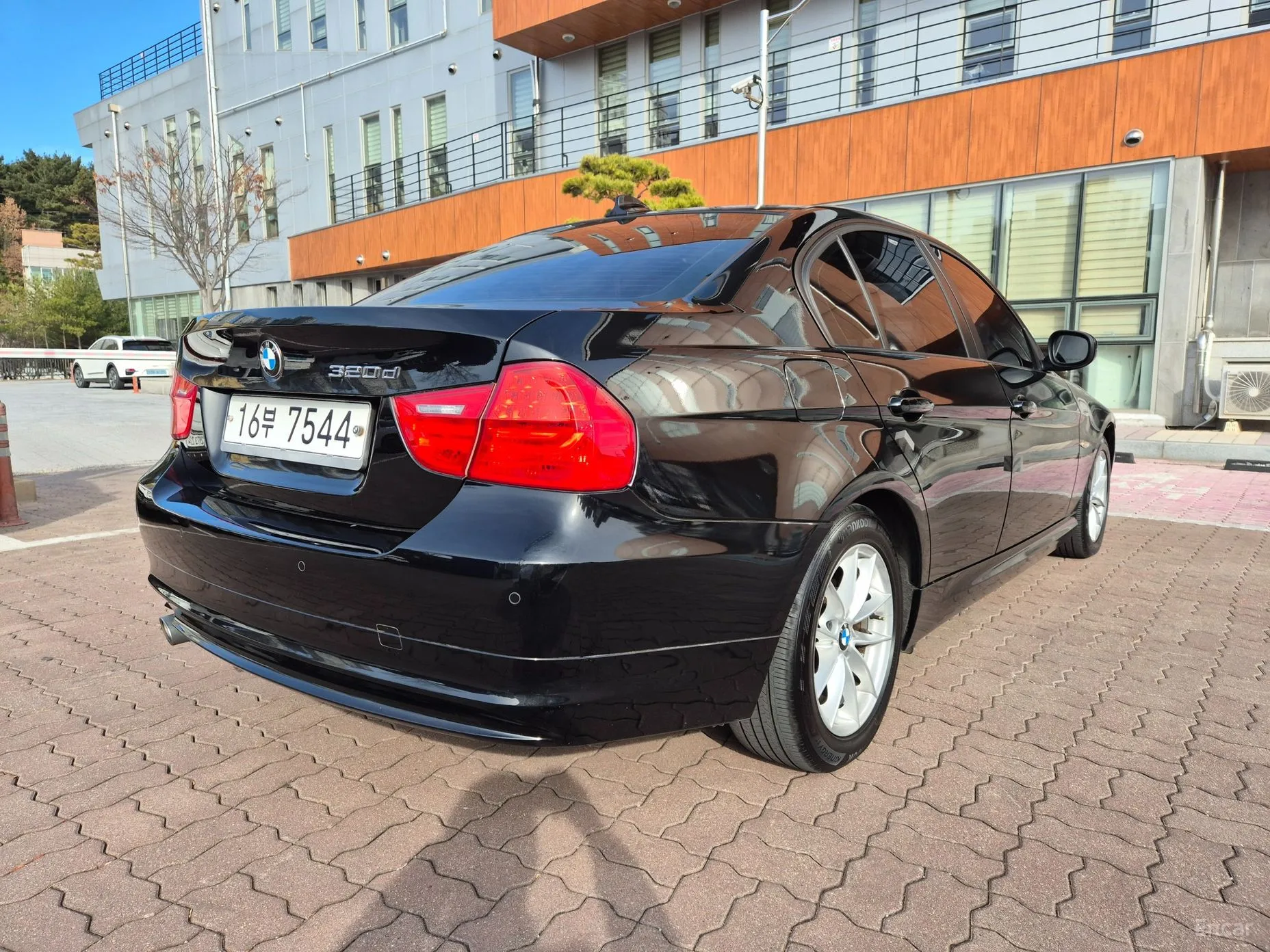 BMW 3 Series (E90) превью 8