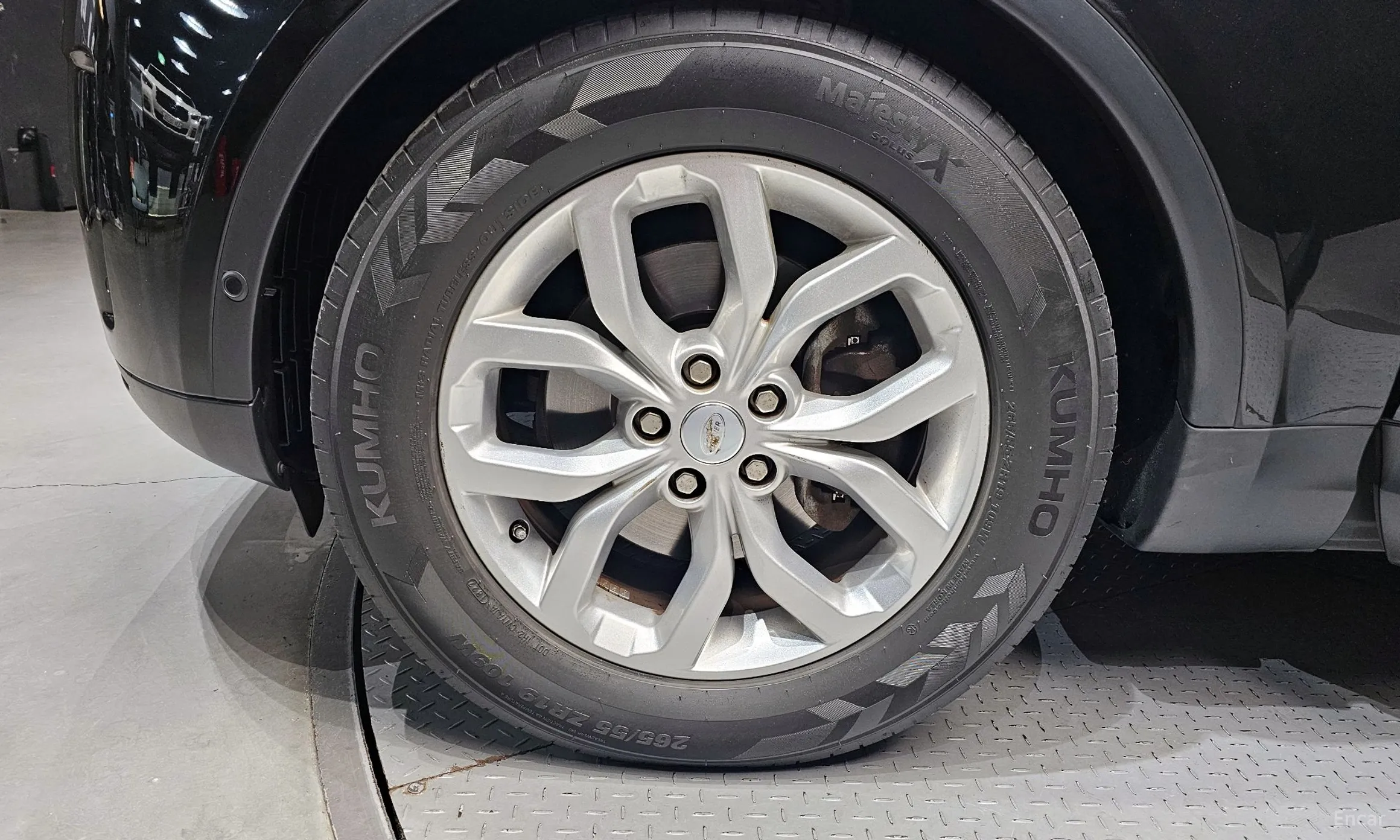 Land Rover Discovery 5 превью 5