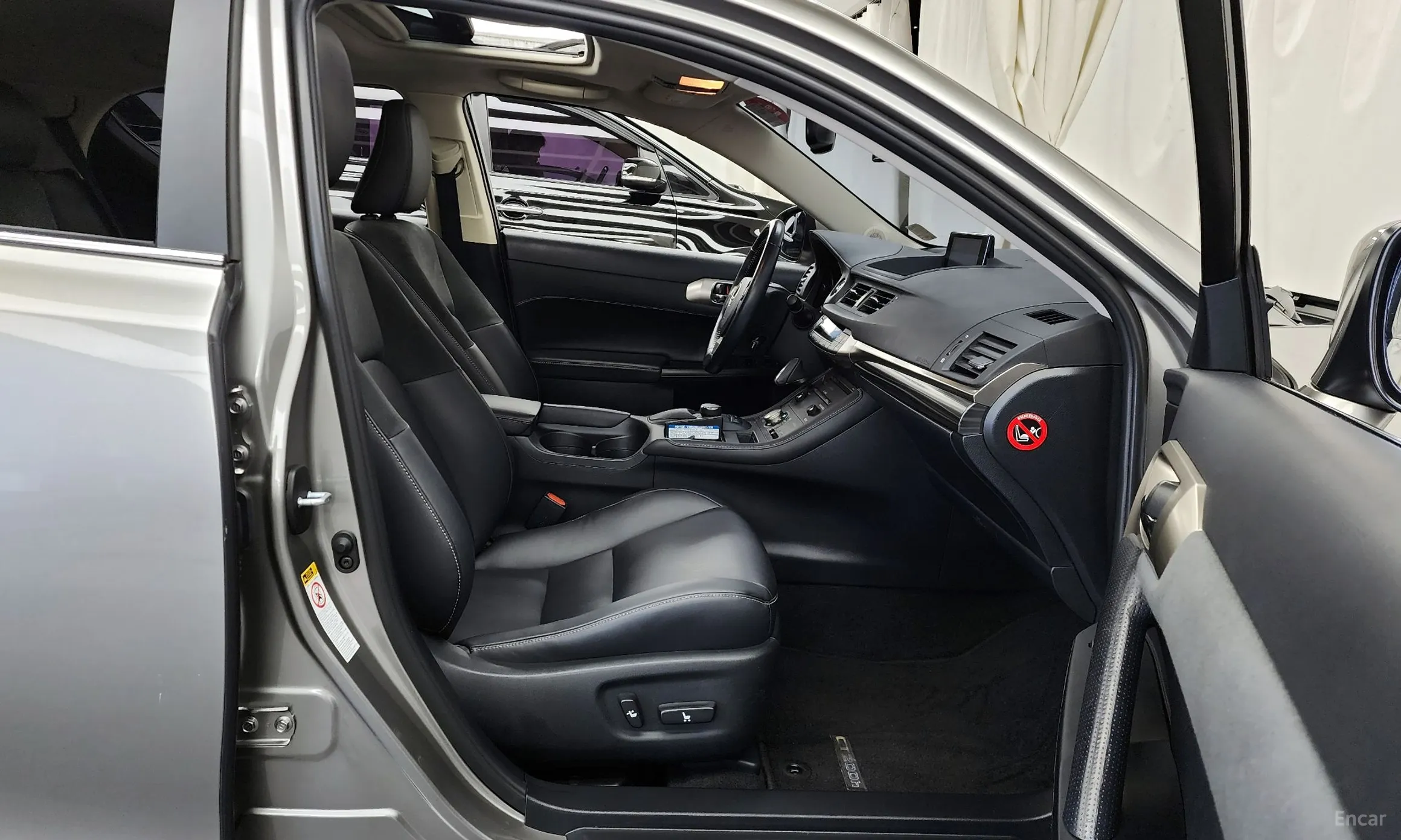 Lexus CT200h превью 11