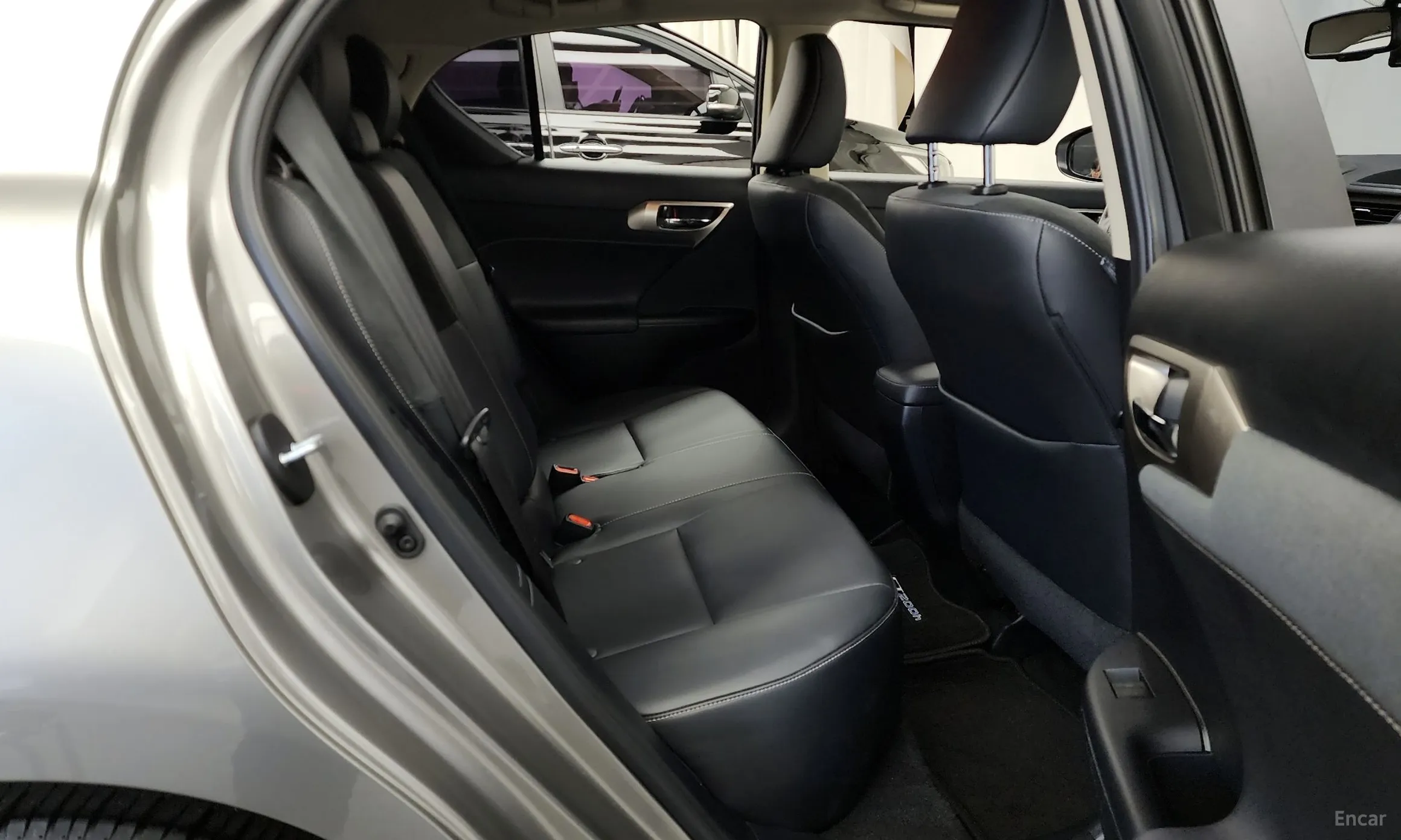 Lexus CT200h превью 12