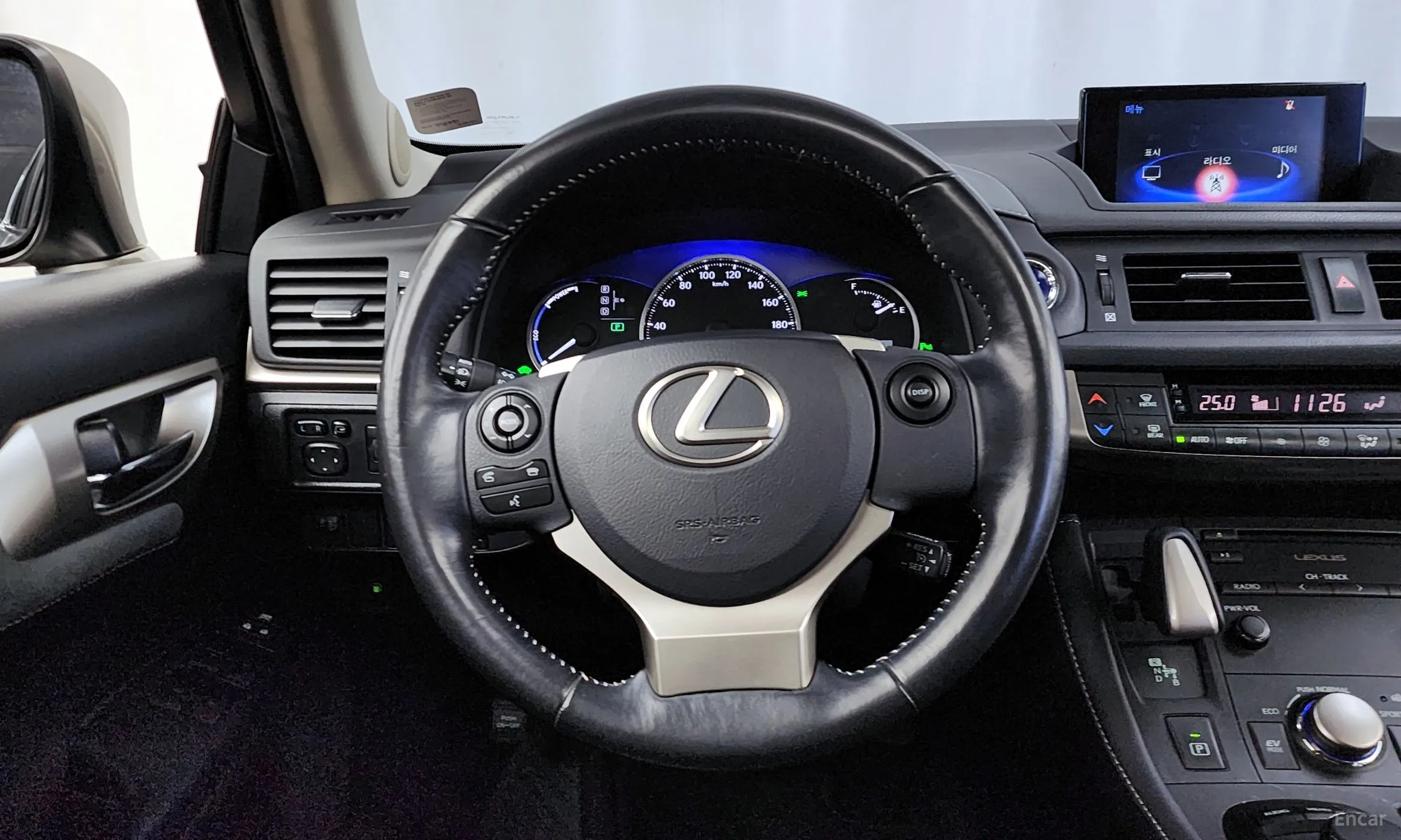 Lexus CT200h превью 13