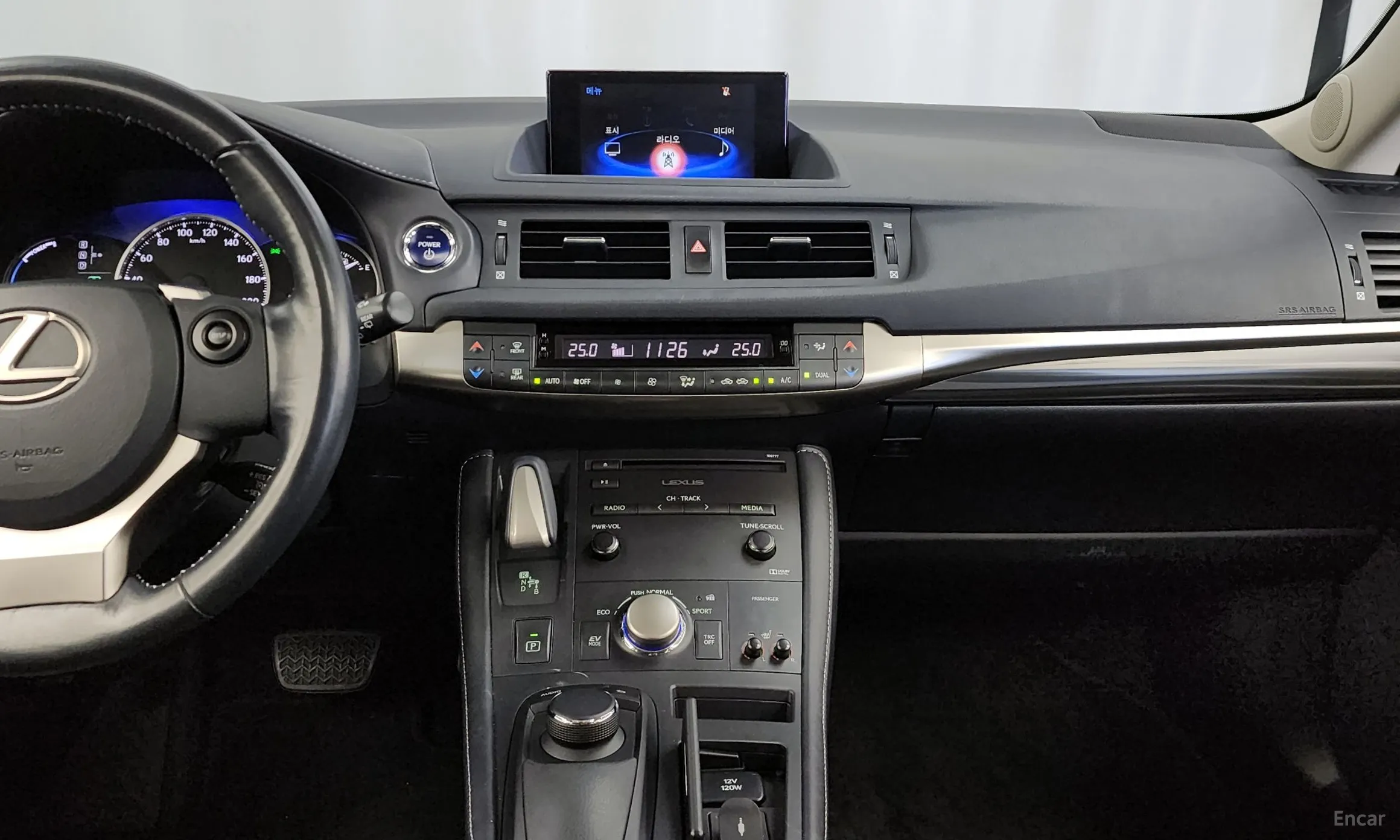 Lexus CT200h превью 14