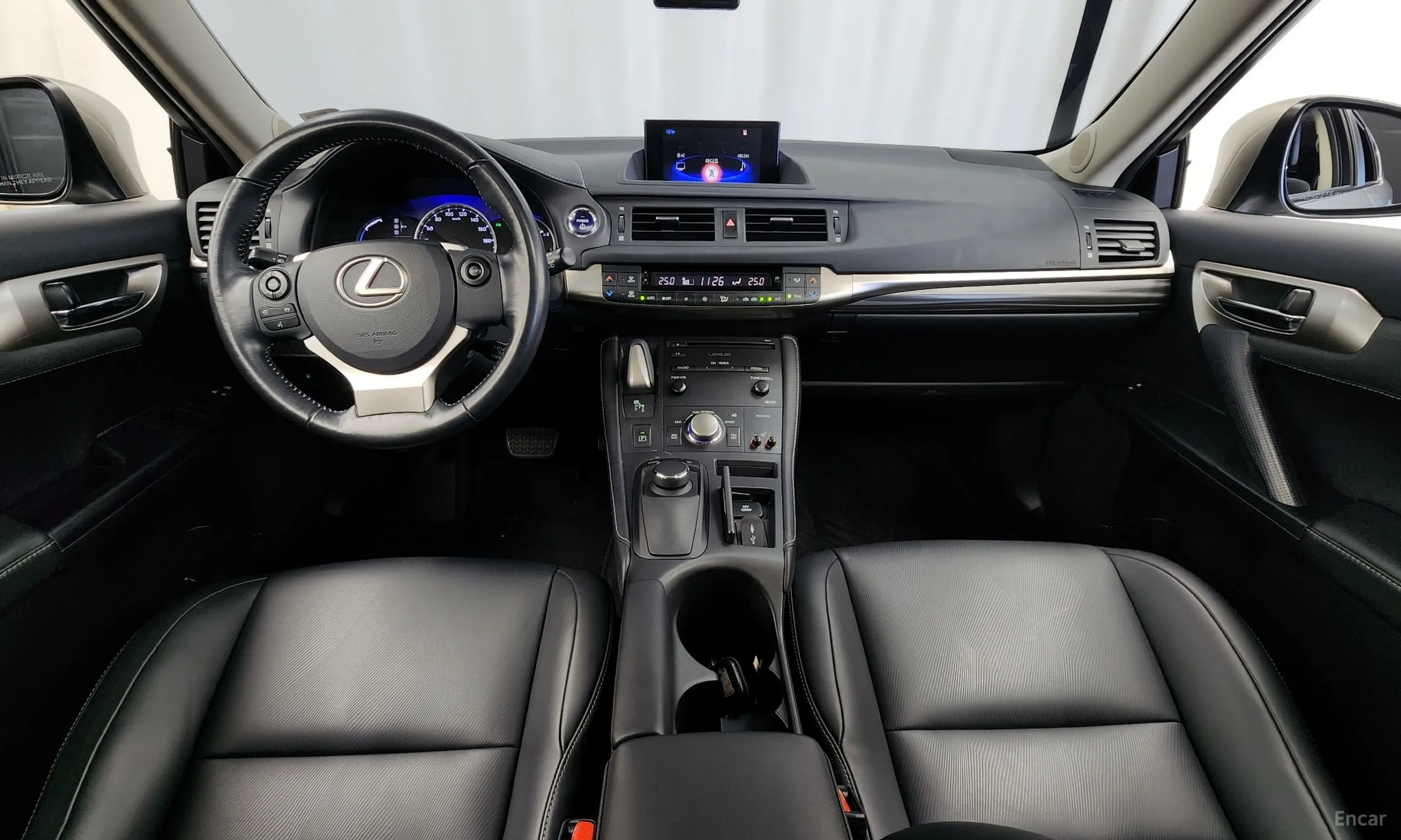 Lexus CT200h превью 7