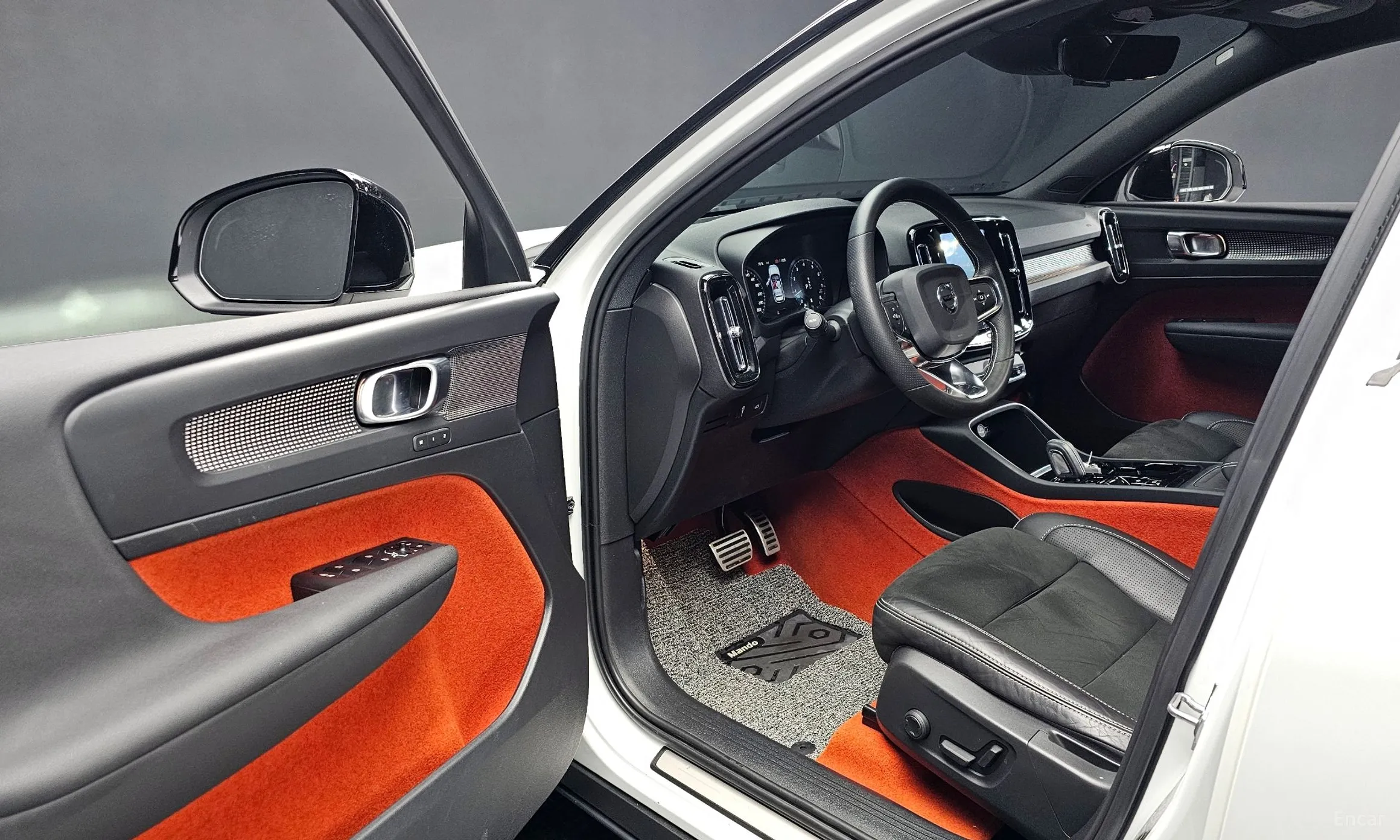 Volvo XC40 превью 11