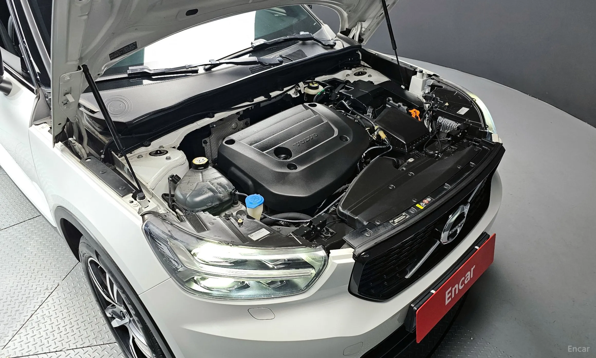 Volvo XC40 превью 6
