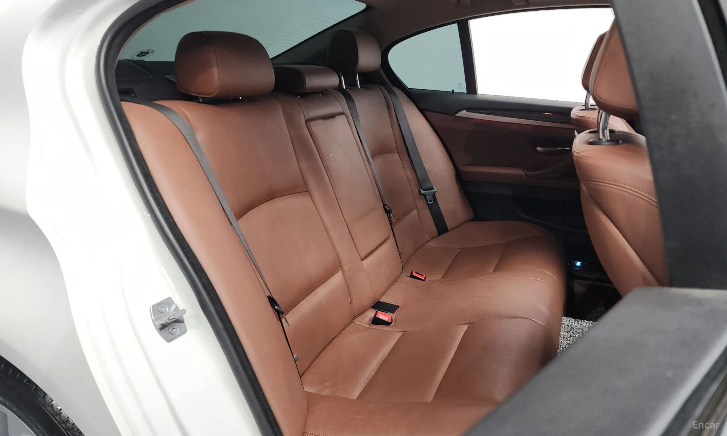 BMW 5 Series (F10) превью 12