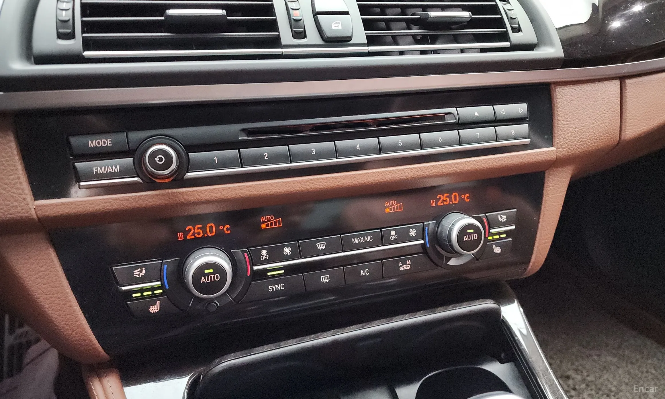 BMW 5 Series (F10) превью 16