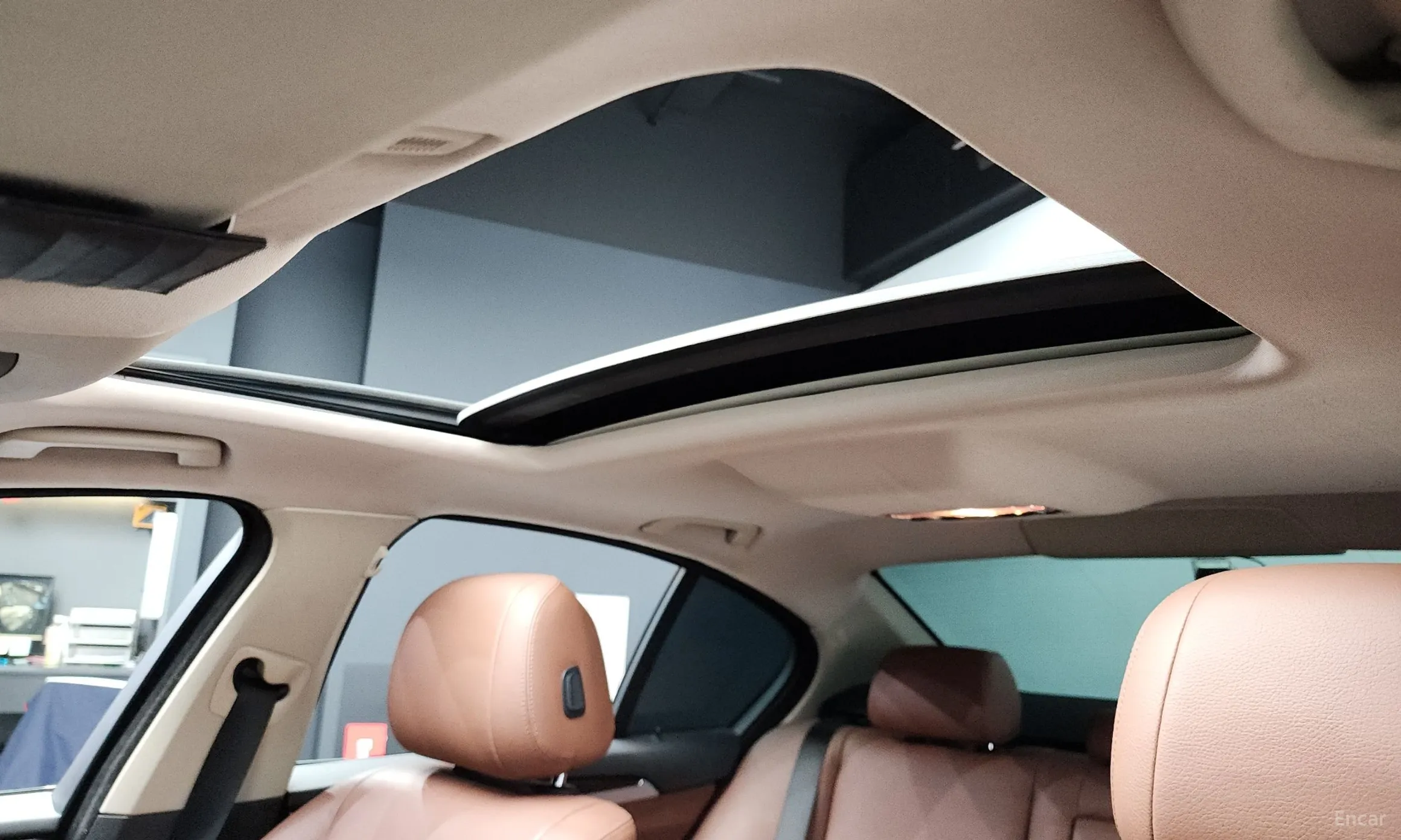 BMW 5 Series (F10) превью 17