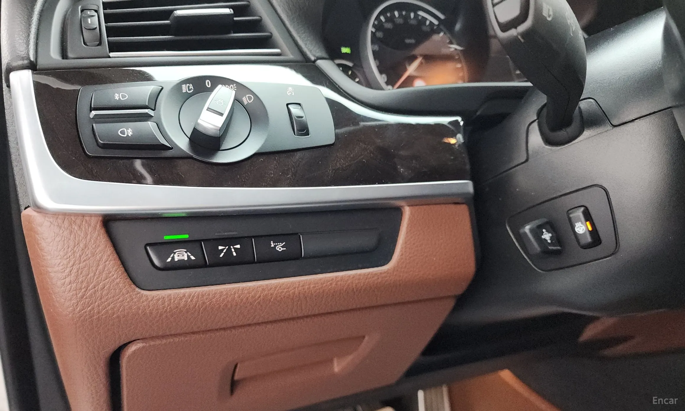 BMW 5 Series (F10) превью 18