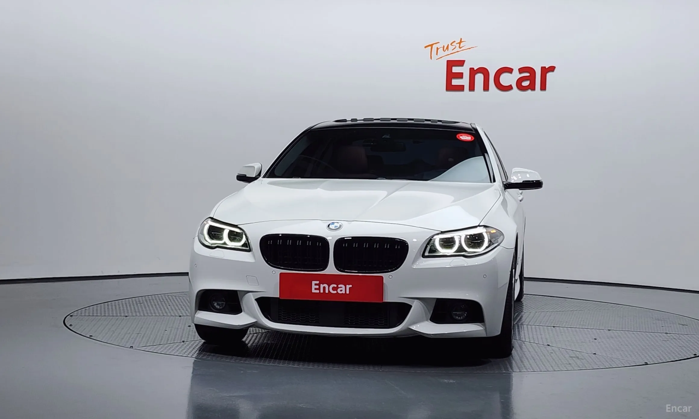 BMW 5 Series (F10) превью 3