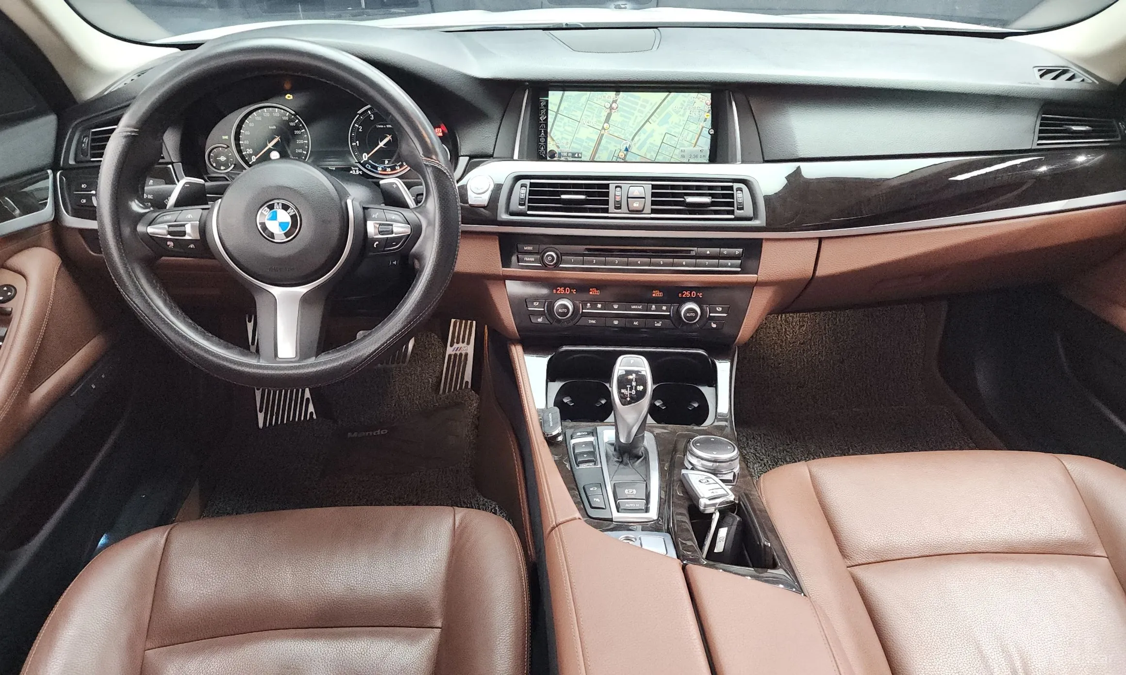 BMW 5 Series (F10) превью 7