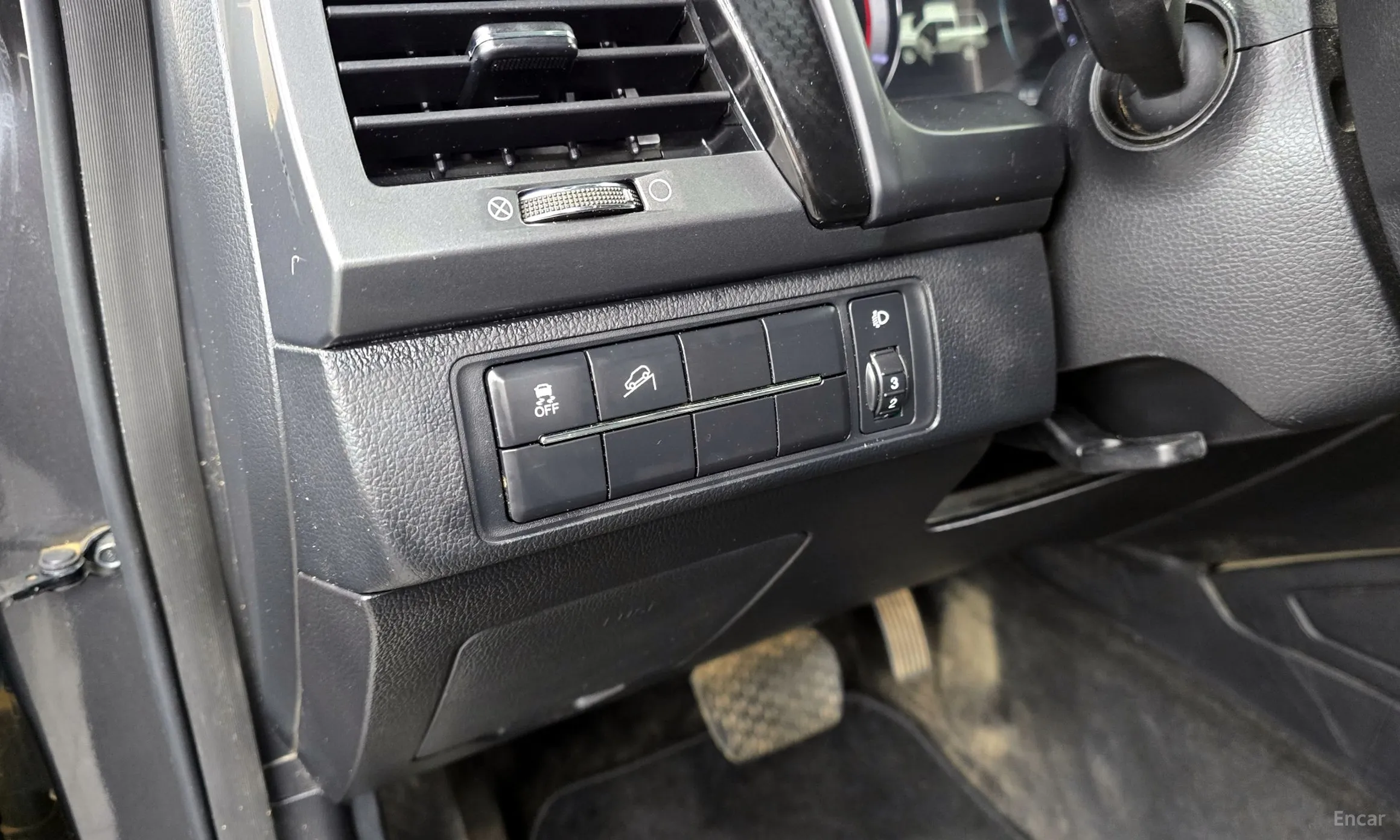 KG Mobility (SsangYong) Rexton Sports превью 16